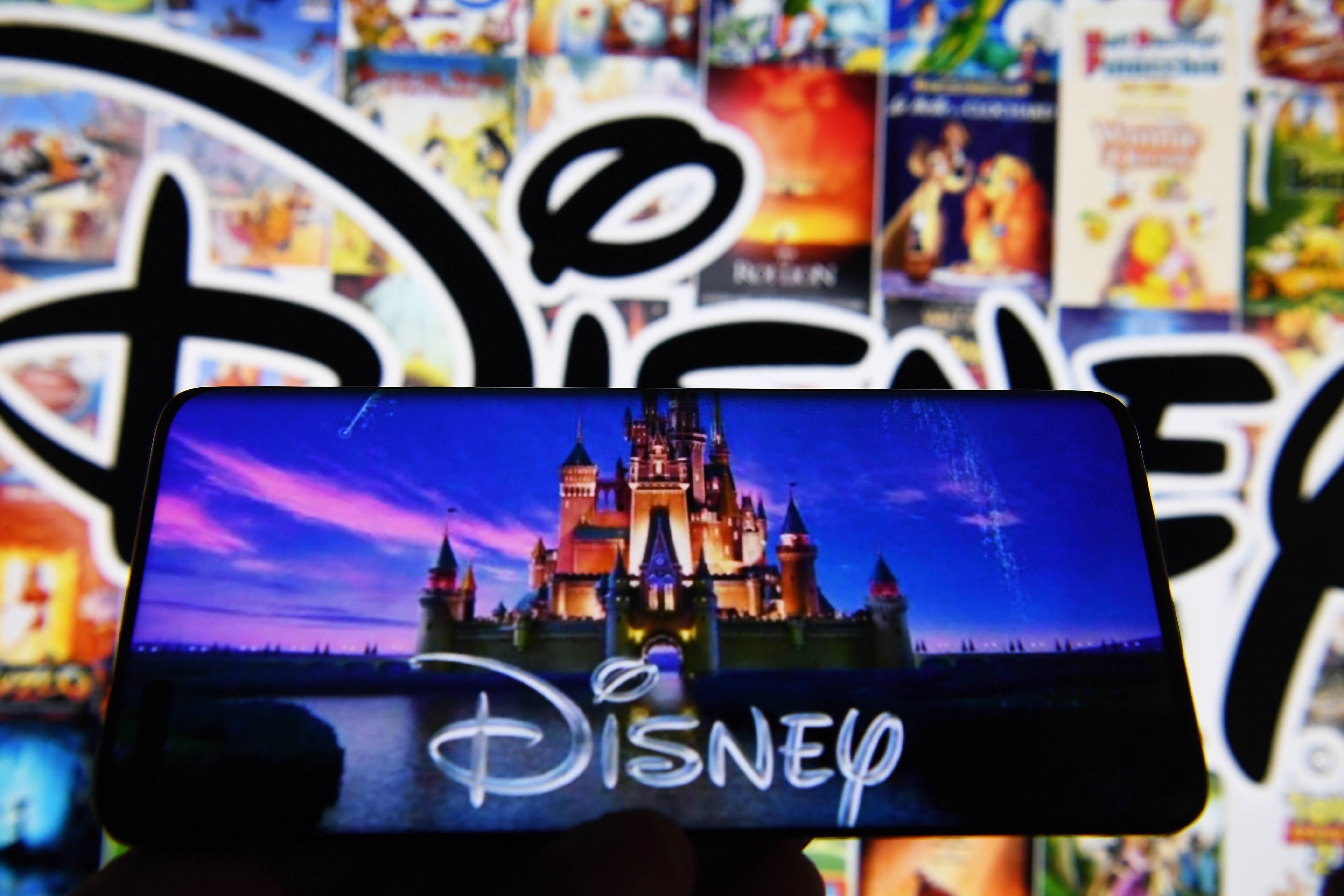 «Nous devons d’abord divertir» : Disney rétropédale sur ses avertissements woke