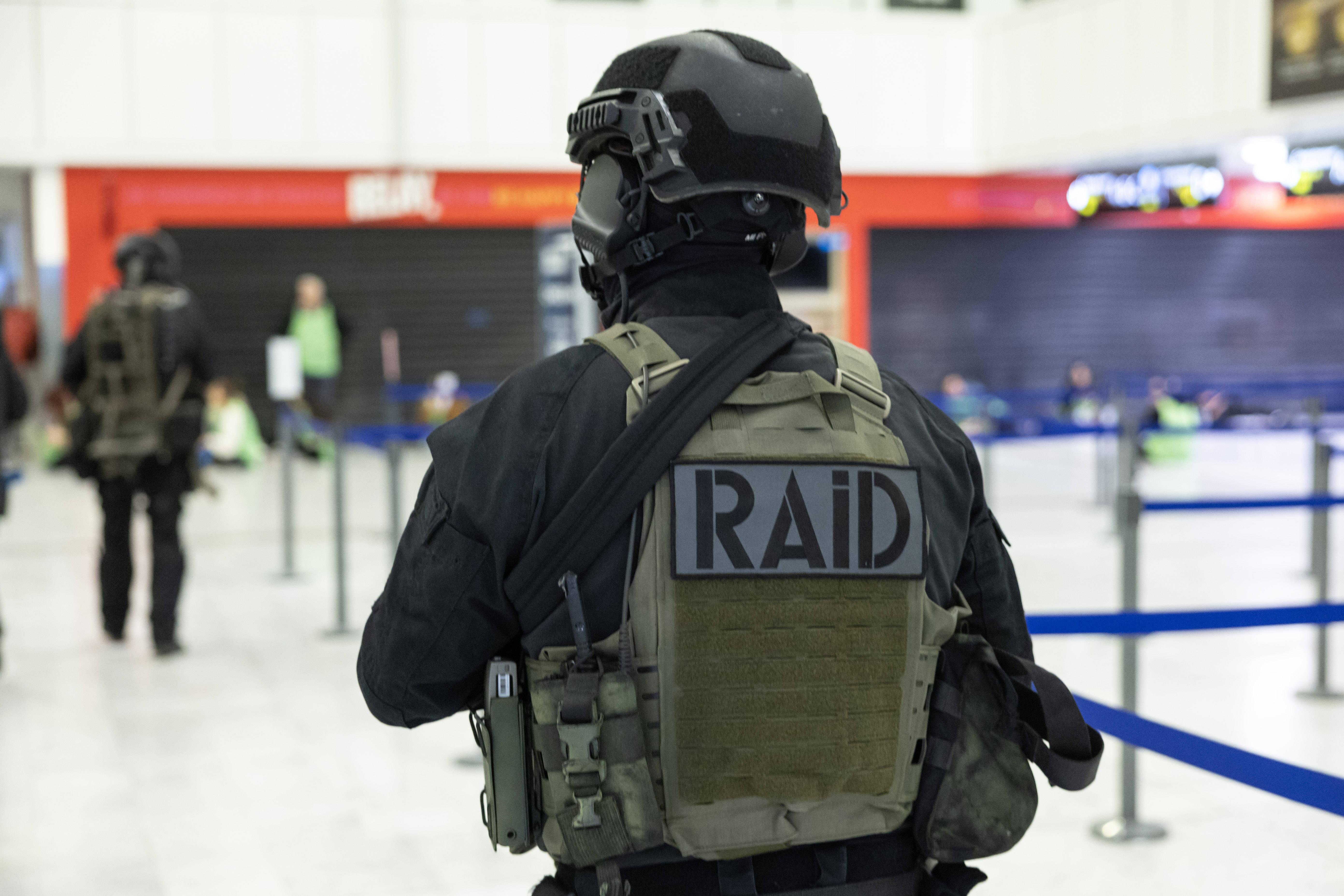 Crise budgétaire : le Raid contraint de renoncer à l’achat de matériel de pointe ?