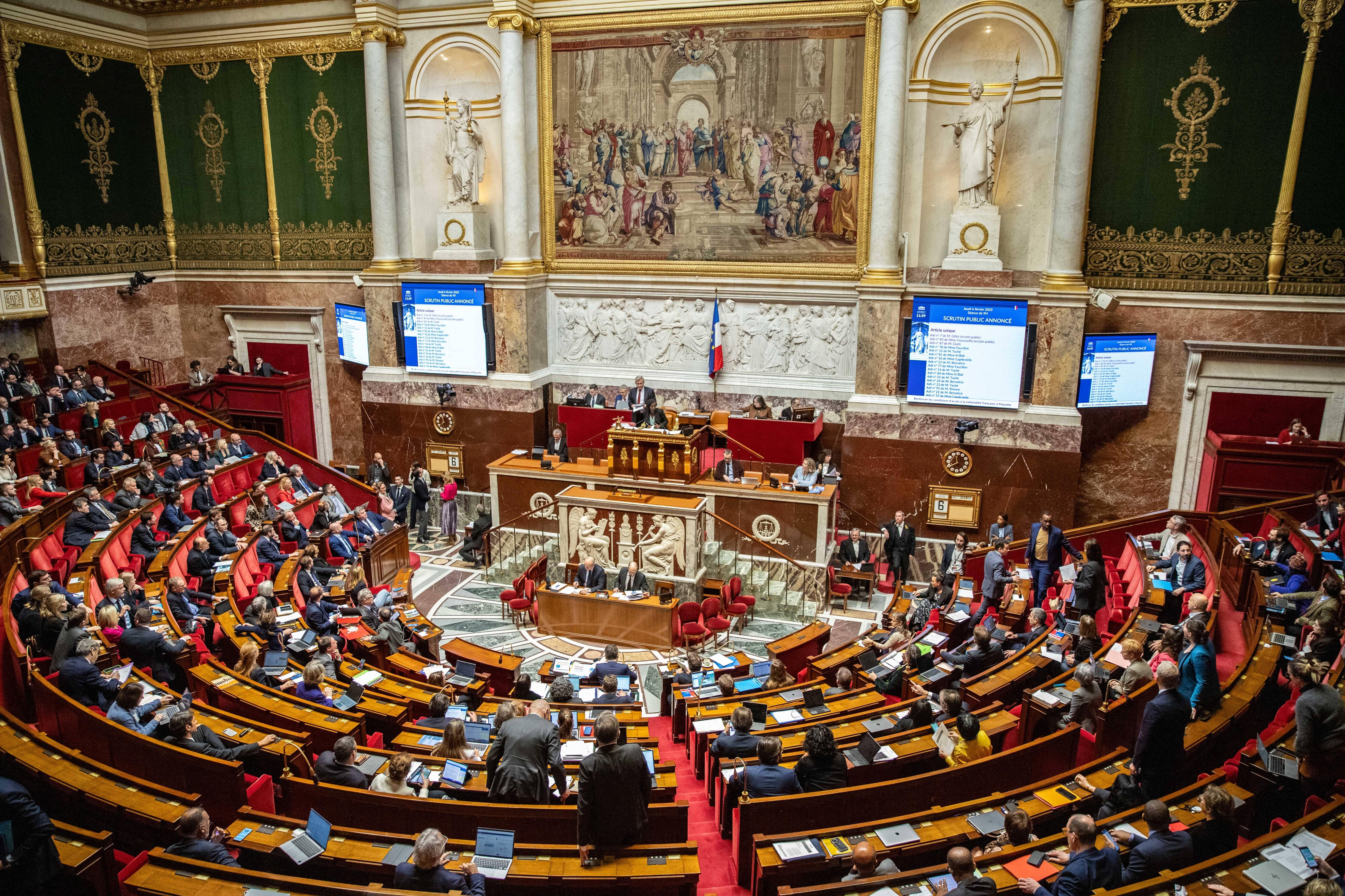 Parlement au ralenti : deux fois moins de lois promulguées depuis la dissolution, est-ce grave ?