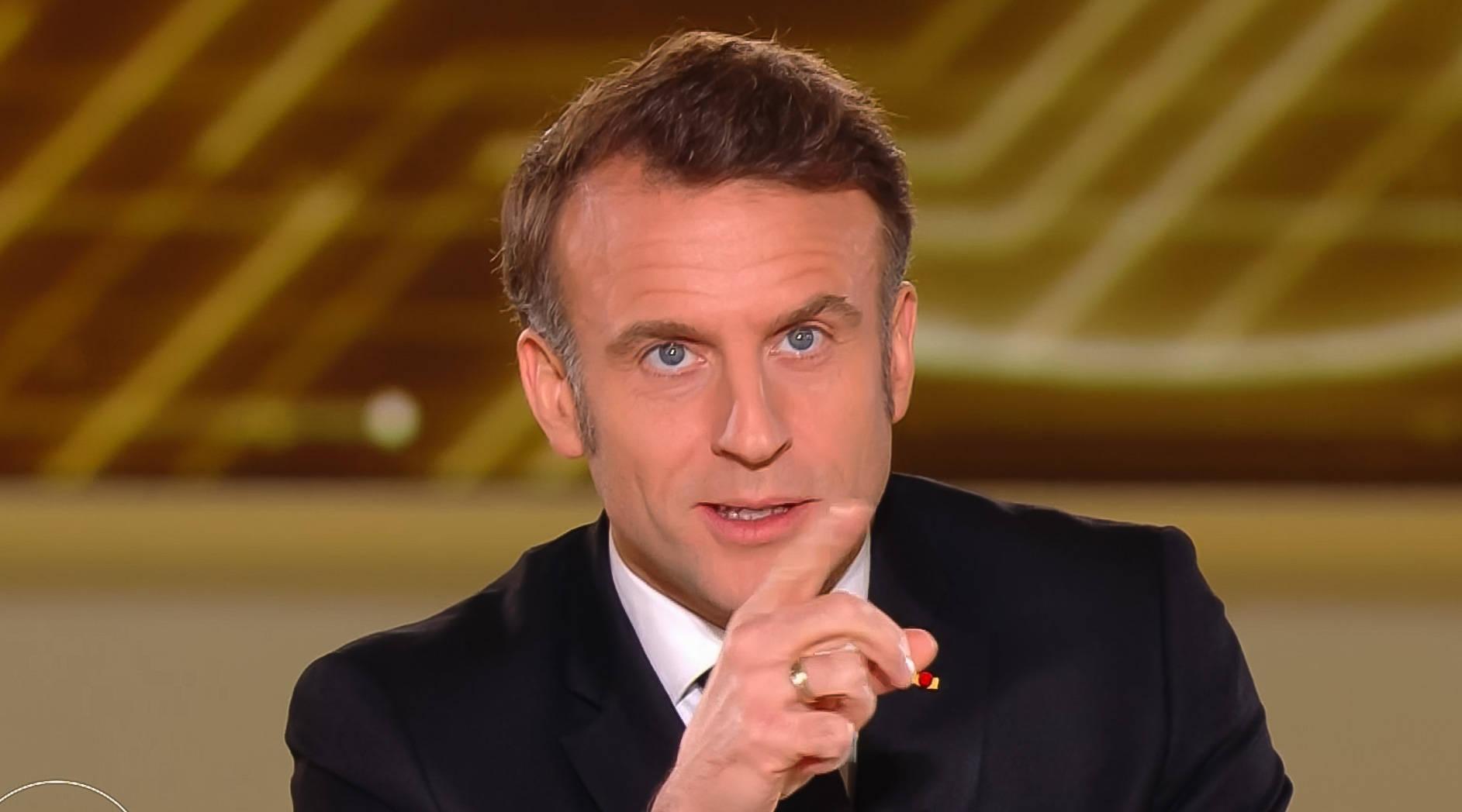«Déchéance d’un président», «chaque jour, chercher à faire dégringoler la fonction»… La vidéo d’Emmanuel Macron produite par l’IA ne fait pas rire tout le monde
