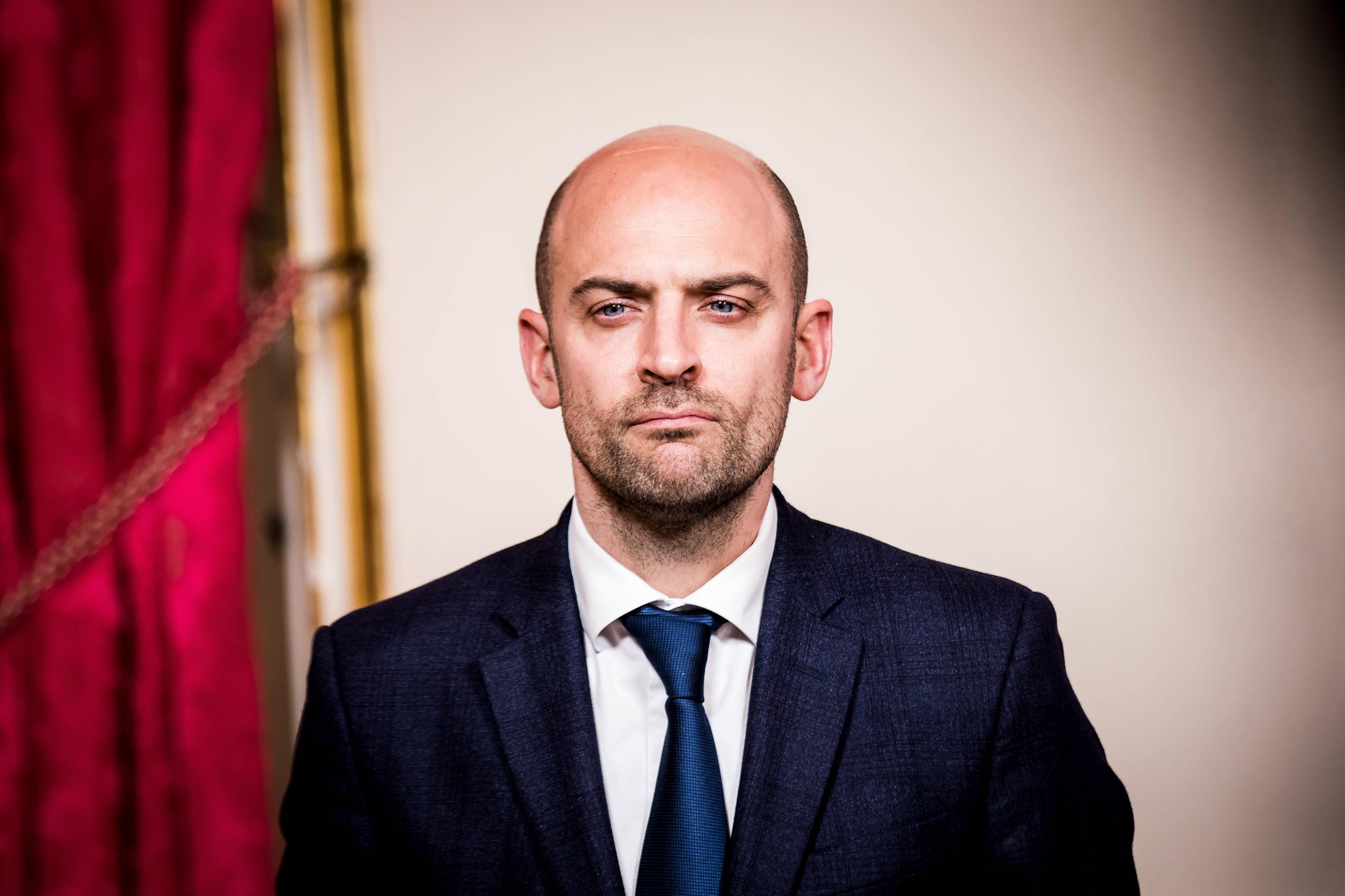 «Bref, j’ai fait un G20» : le ministre Jean-Noël Barrot moqué après sa vidéo inspirée de la série culte