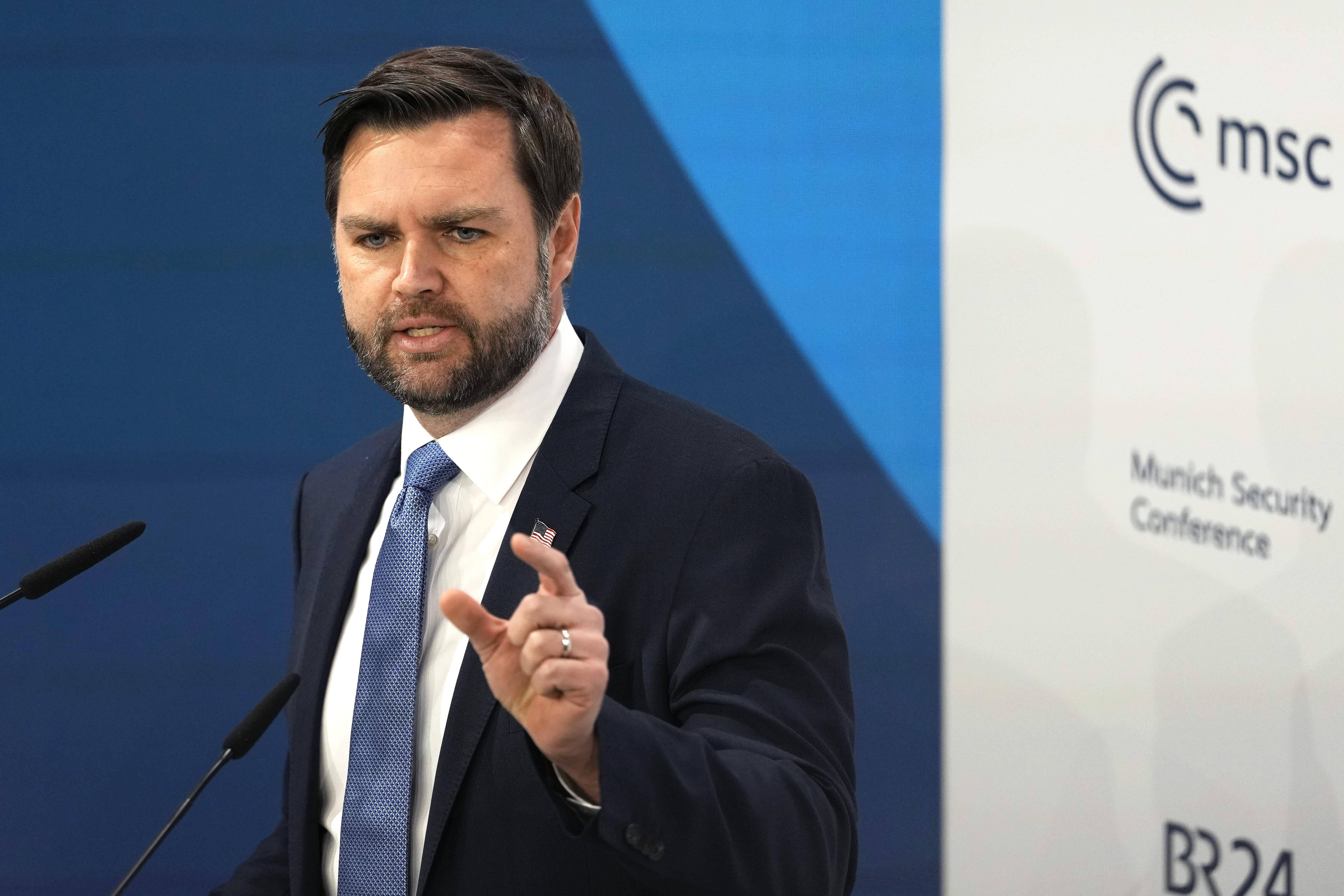Immigration : le vice-président américain J.D. Vance appelle l’Europe à «changer de cap»