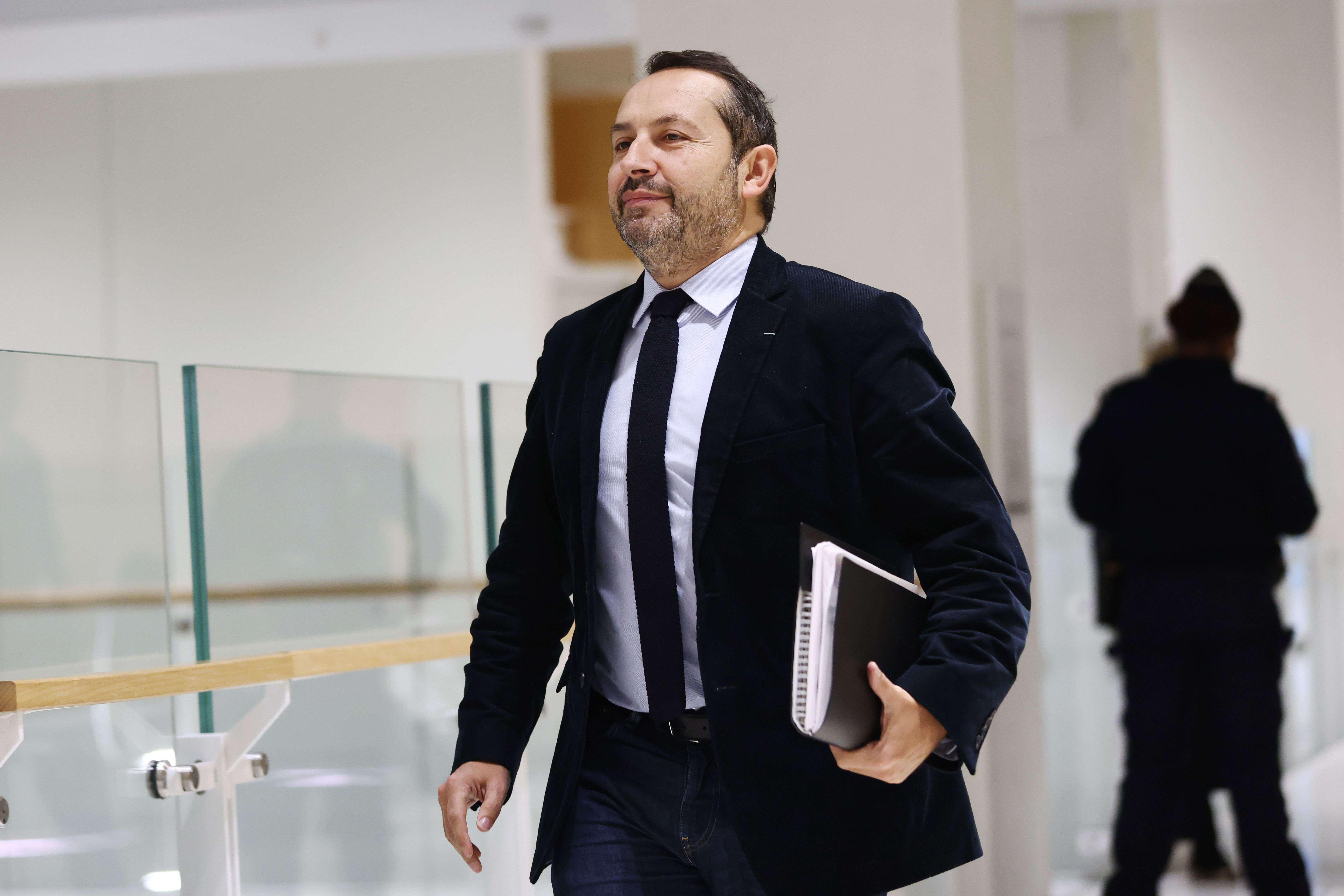 «Qu’il paye ce qu’il doit à la France» : le RN répond à Tebboune sur les hôpitaux et l’immigration algérienne