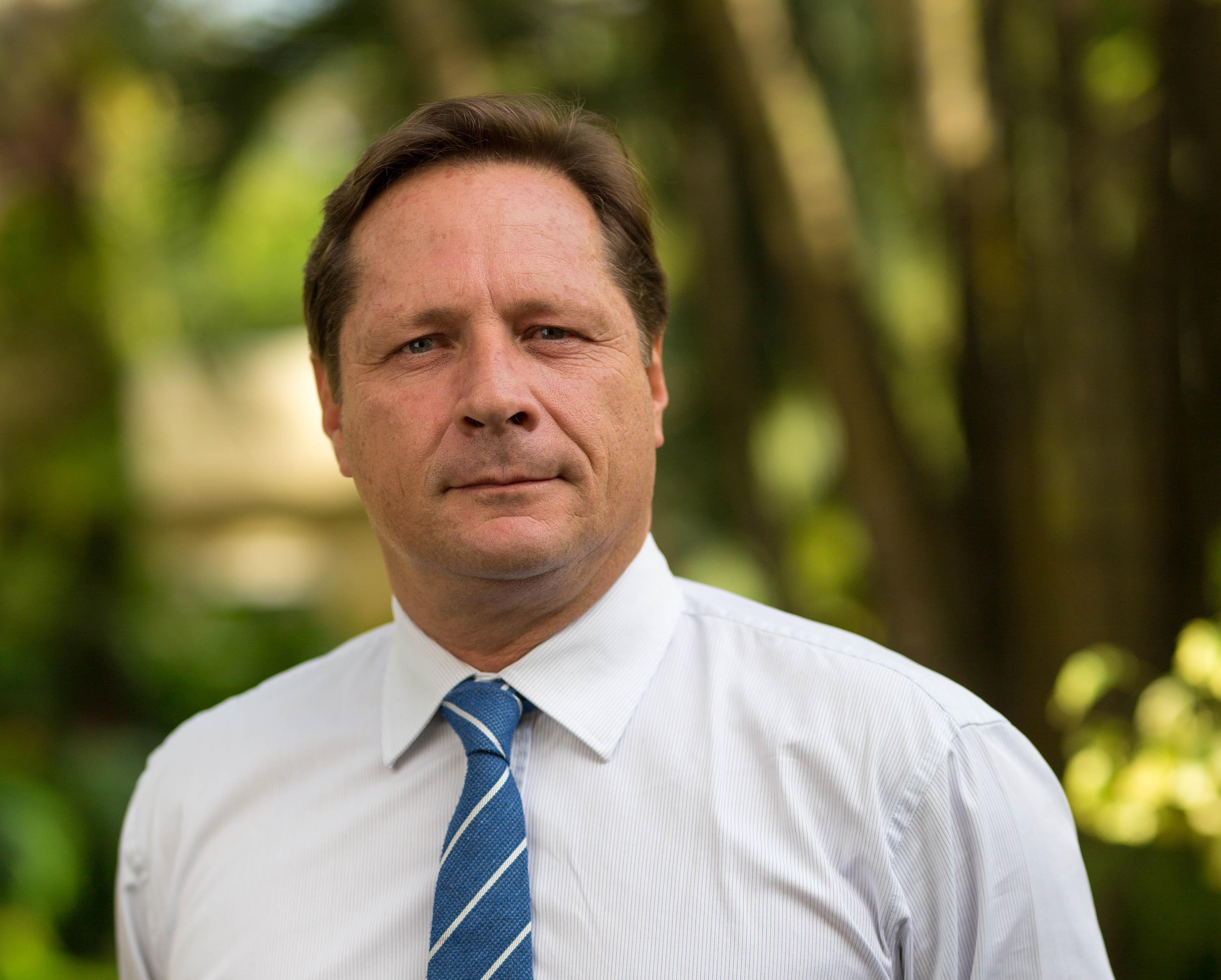 Vie chère en Martinique : Stéphane Hayot répond aux accusations sur la grande distribution