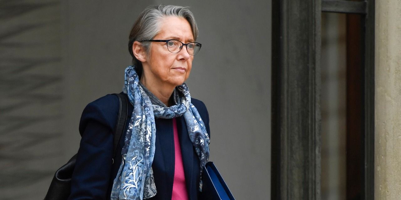 Violence à l’école : fouilles inopinées des sacs des élèves à partir du printemps, annonce Élisabeth Borne