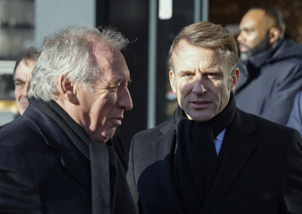 SONDAGE – Macron en légère hausse, Bayrou chute lourdement dans l’opinion