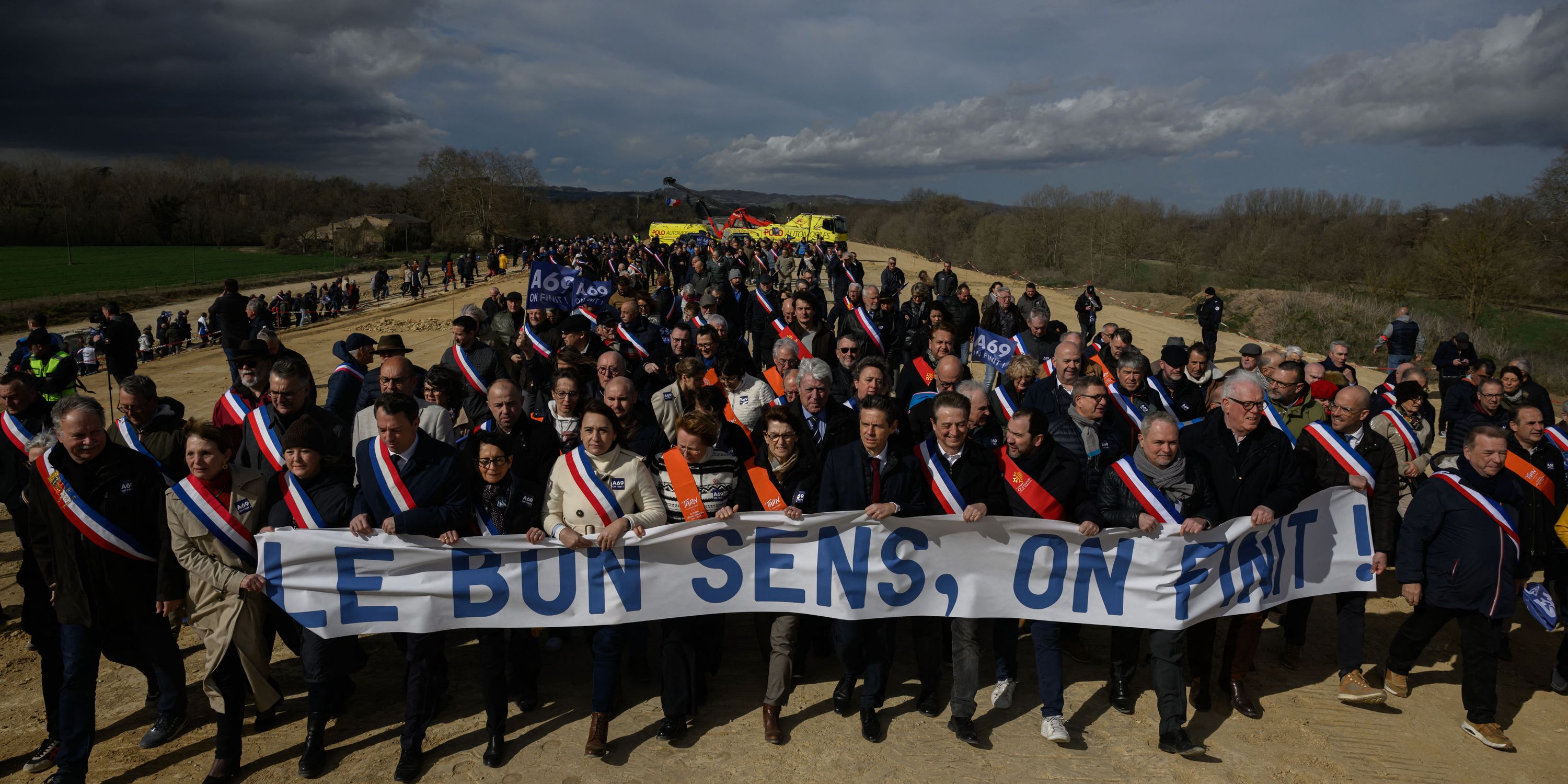 A69 : des centaines de manifestants se réunissent pour appeler à la reprise du chantier