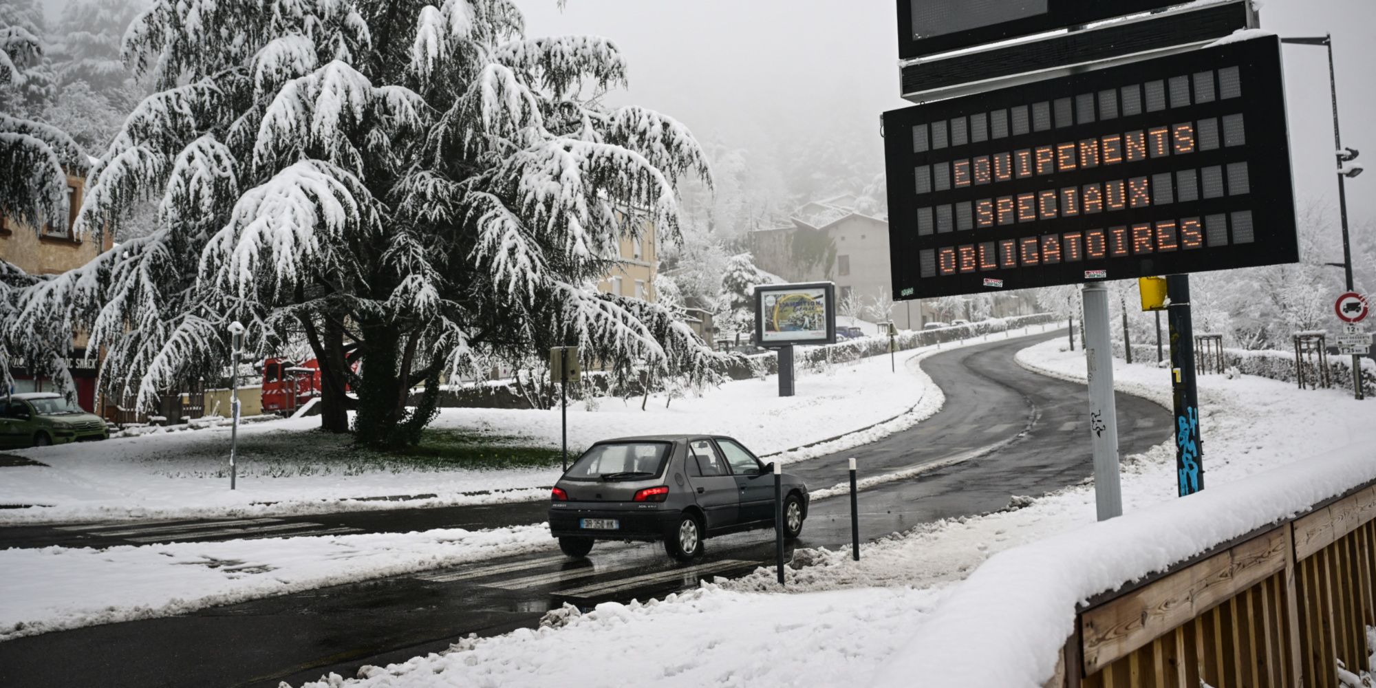Massif central : la neige rend les conditions de circulation difficiles
