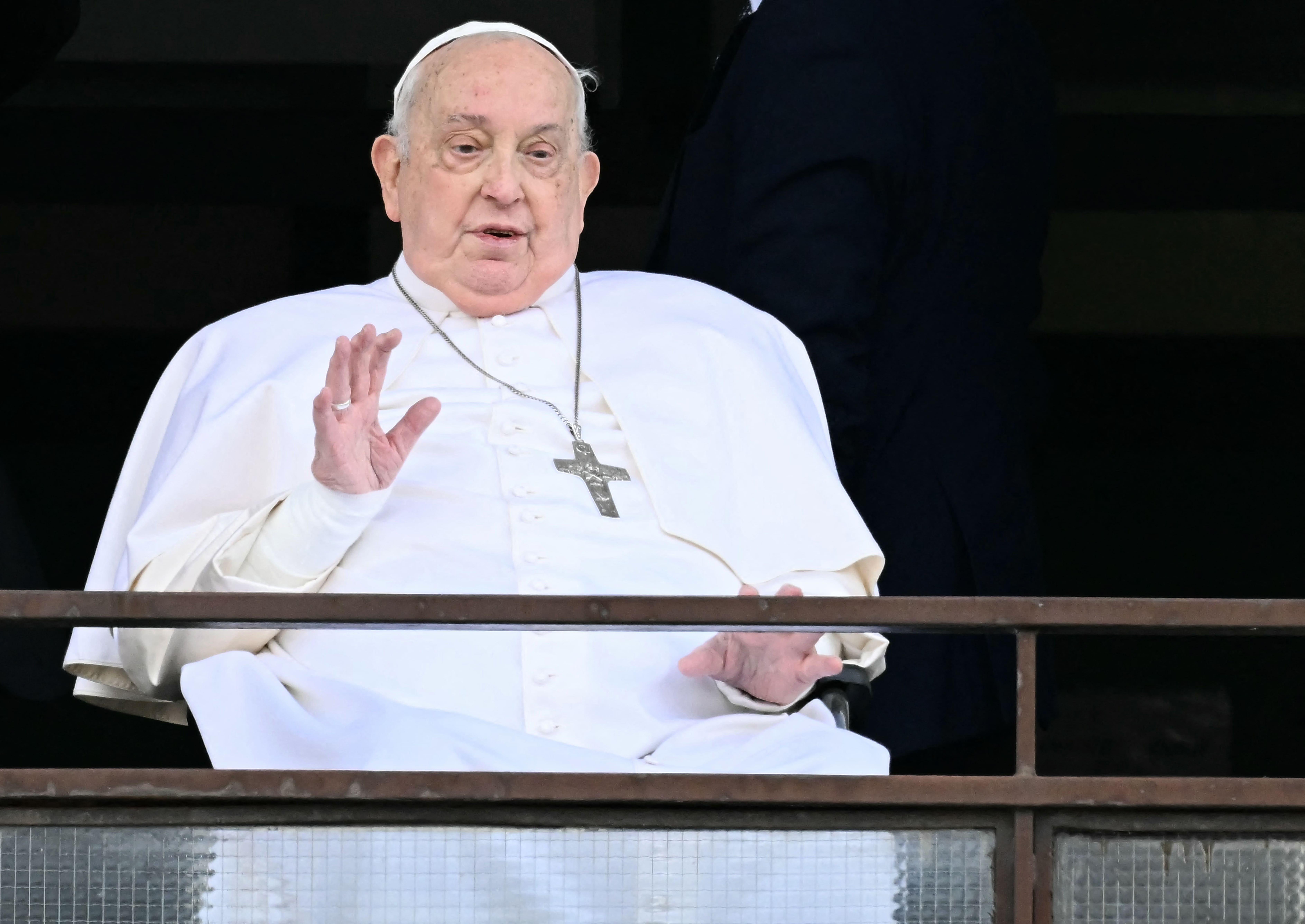 «Merci à tous !» : le pape François salue les fidèles pour la première fois depuis son hospitalisation