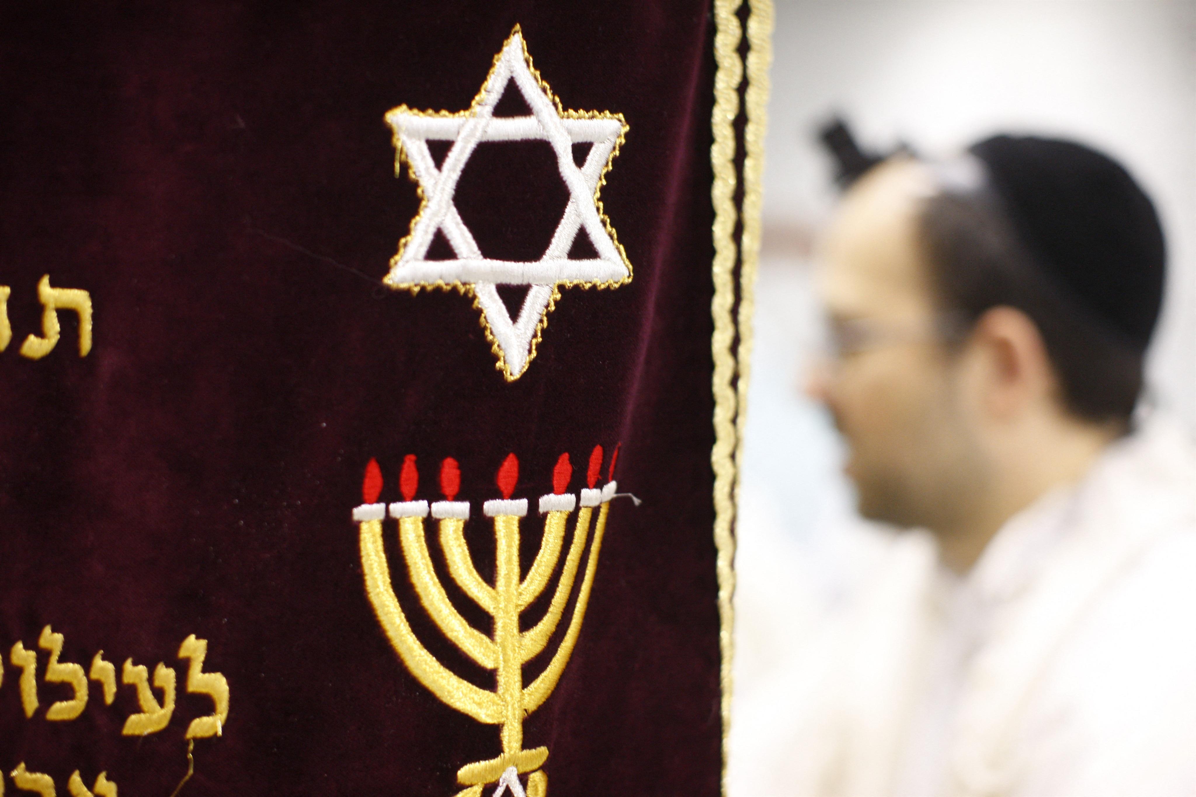 Le rabbin d’Orléans frappé à la tête et mordu devant son fils en rentrant de la synagogue