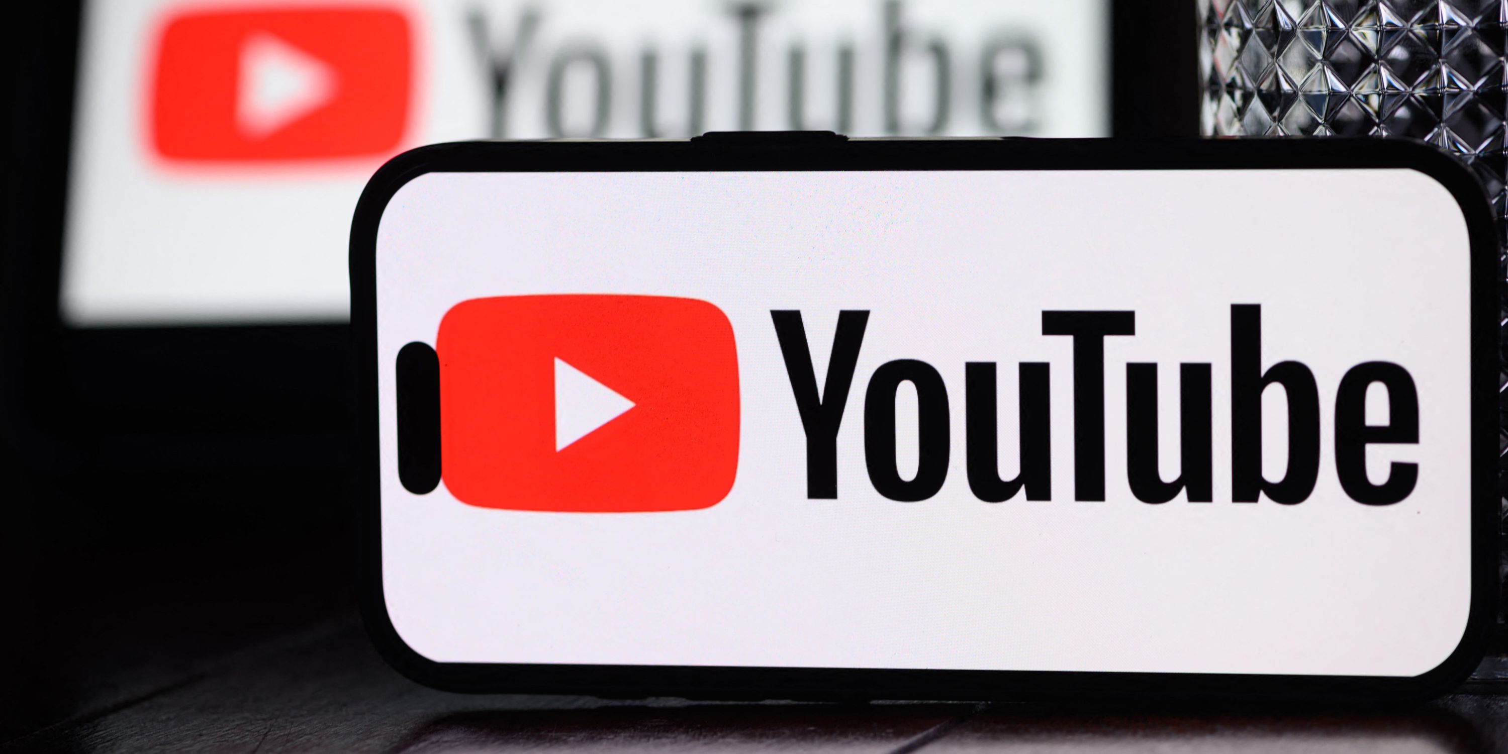 YouTube va limiter l’exposition des ados aux contenus qui promettent de l’argent facile