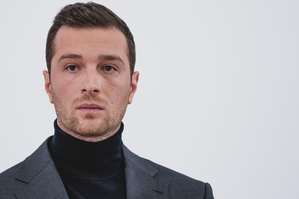 Bardella dénonce un Macron «dur avec Poutine, faible avec l’Algérie» face au refus d’Alger de reprendre ses délinquants