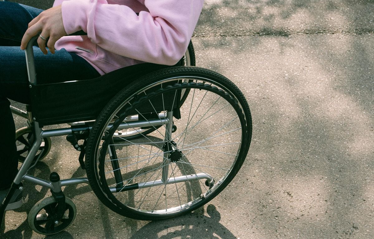 Tarn-et-Garonne : Une femme en fauteuil roulant percutée par un motard sur un passage piéton