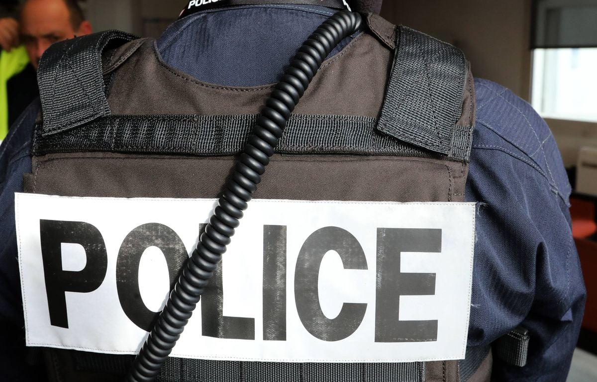 Gard : Un policier blessé à coups de couteau