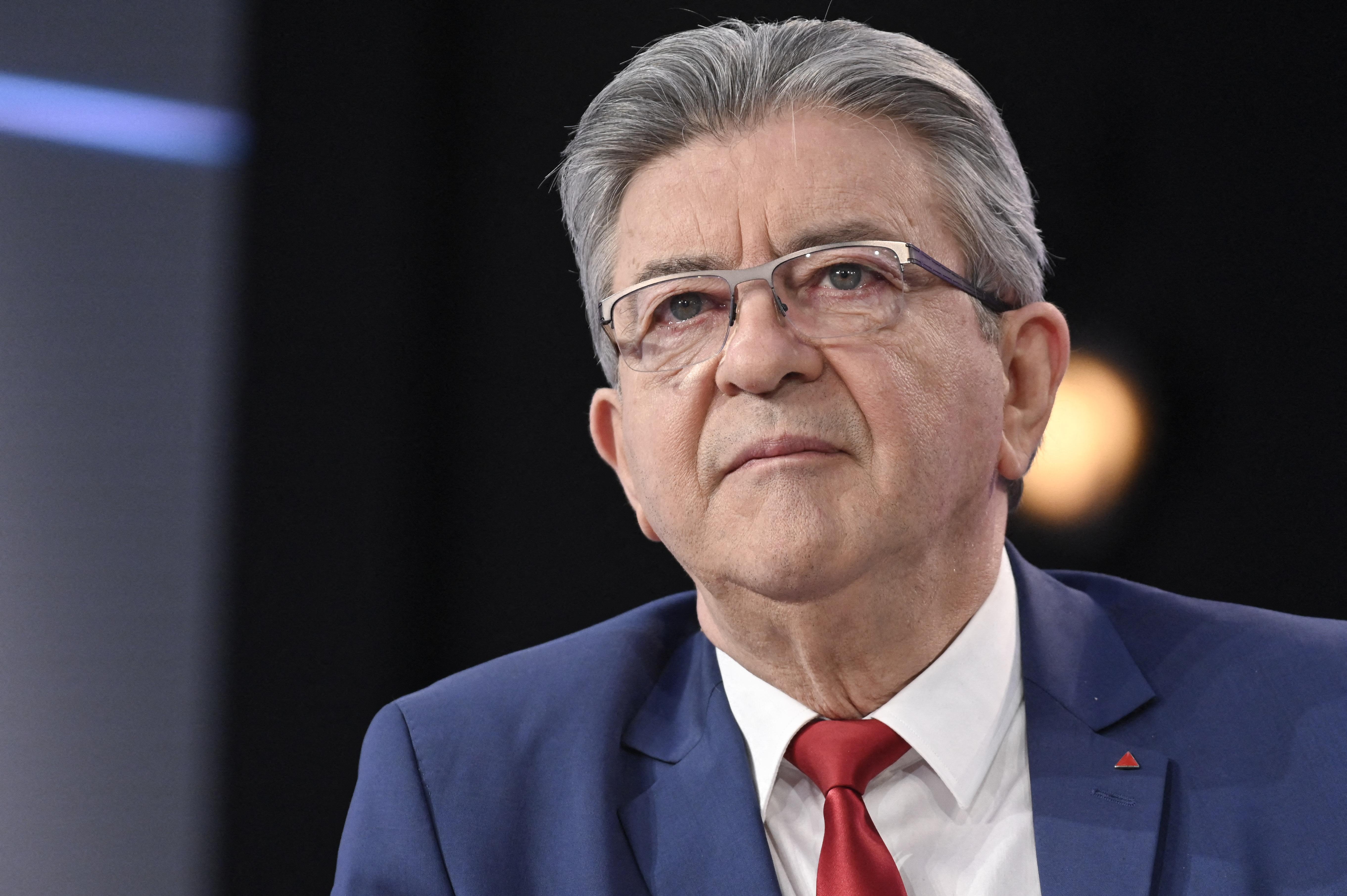 Condamnation de Le Pen : pour Mélenchon, «la décision de destituer un élu devrait revenir au peuple»