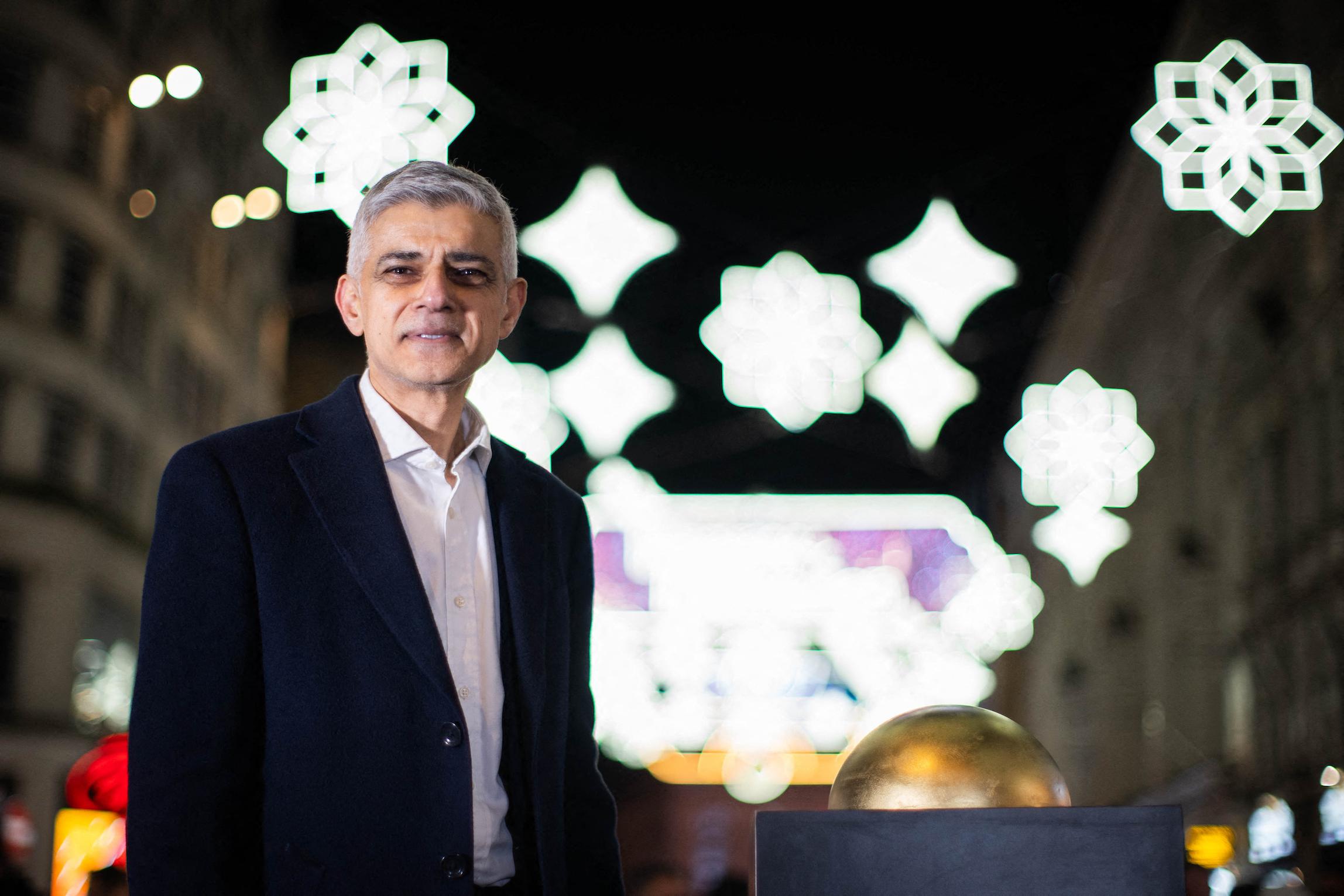 «Un puissant symbole» : Londres se pare d’illuminations pour le Ramadan
