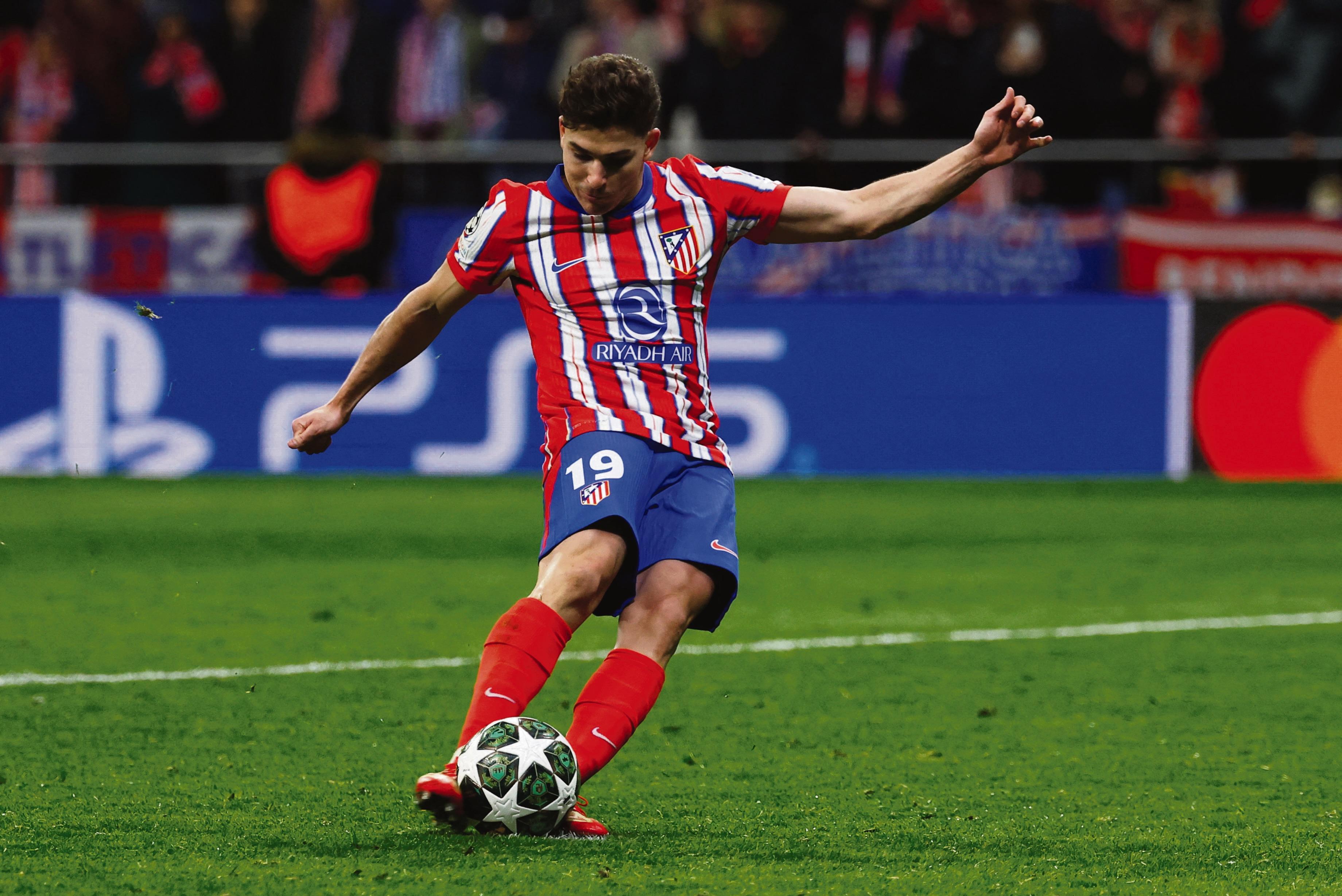 Jean-François Pérès : «Et au milieu coule le football»