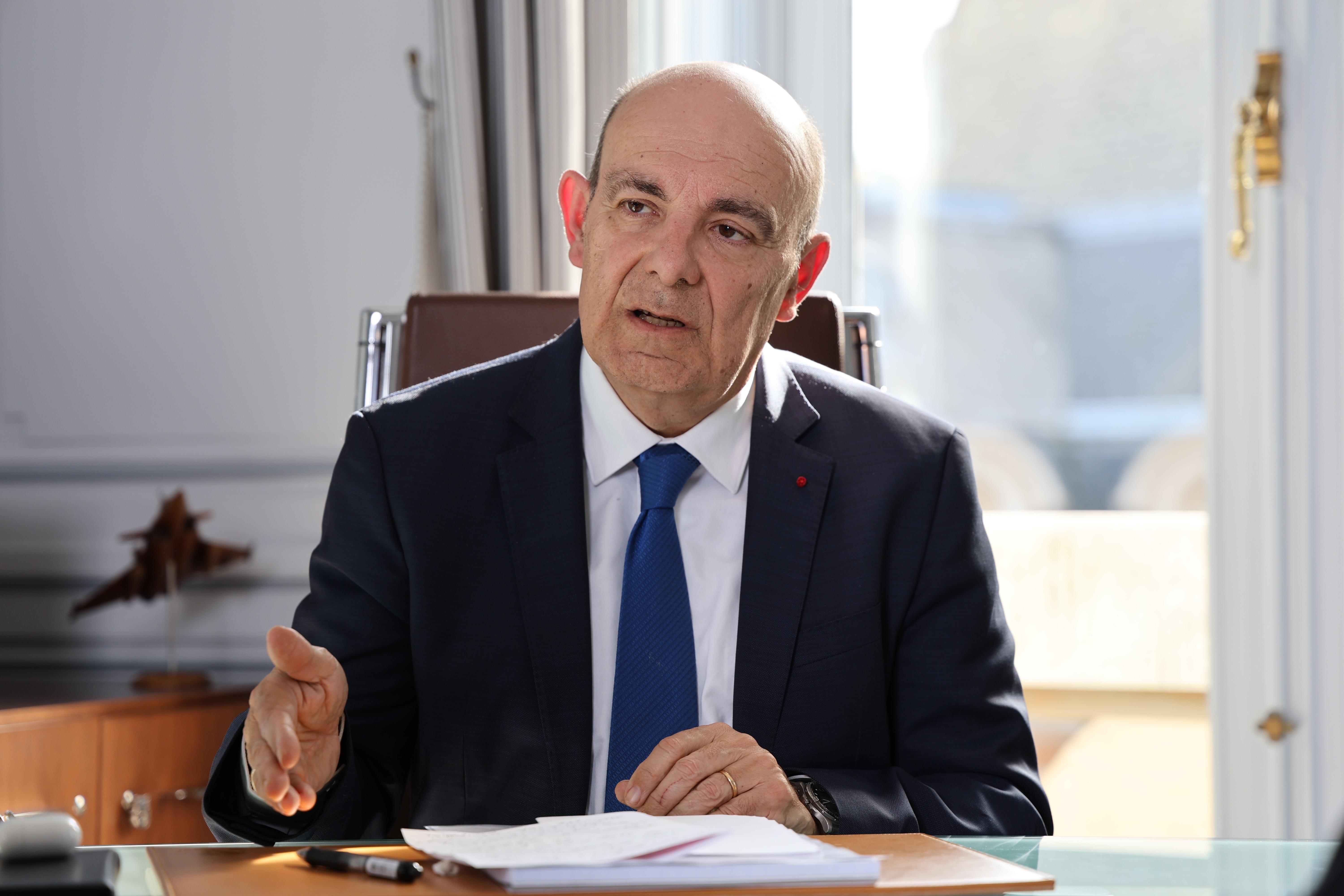 Éric Trappier, PDG de Dassault Aviation : «Nous étudions la possibilité de produire cinq Rafale par mois»