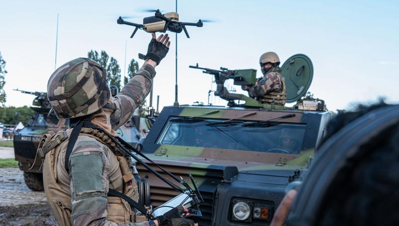 IA militaire : pourquoi l’Europe a déjà perdu la bataille face aux États-Unis et à la Chine, selon Luc Ferry