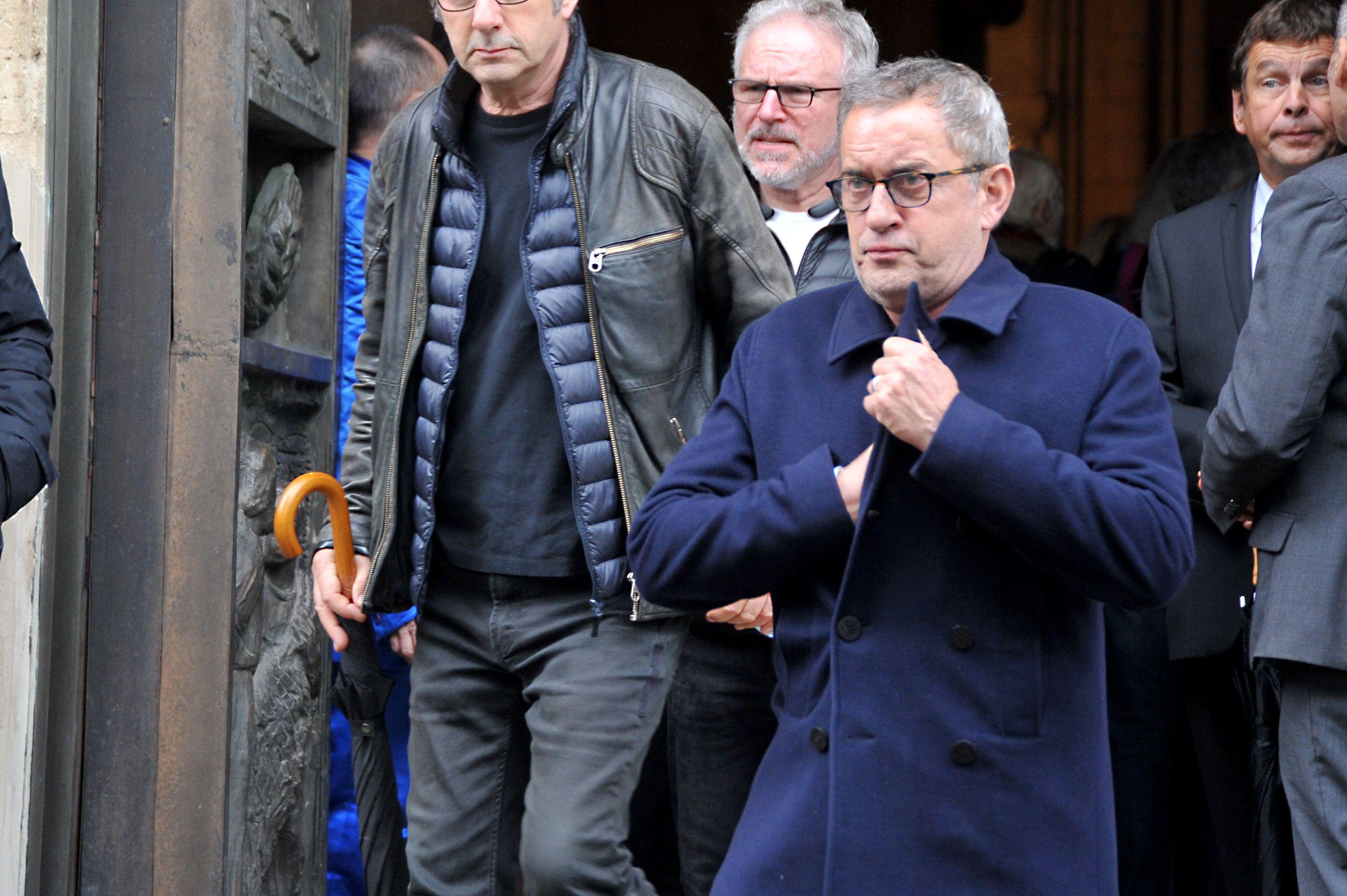 Conduite sous l’emprise de stupéfiants : Dechavanne se met en retrait de «Quelle époque !»