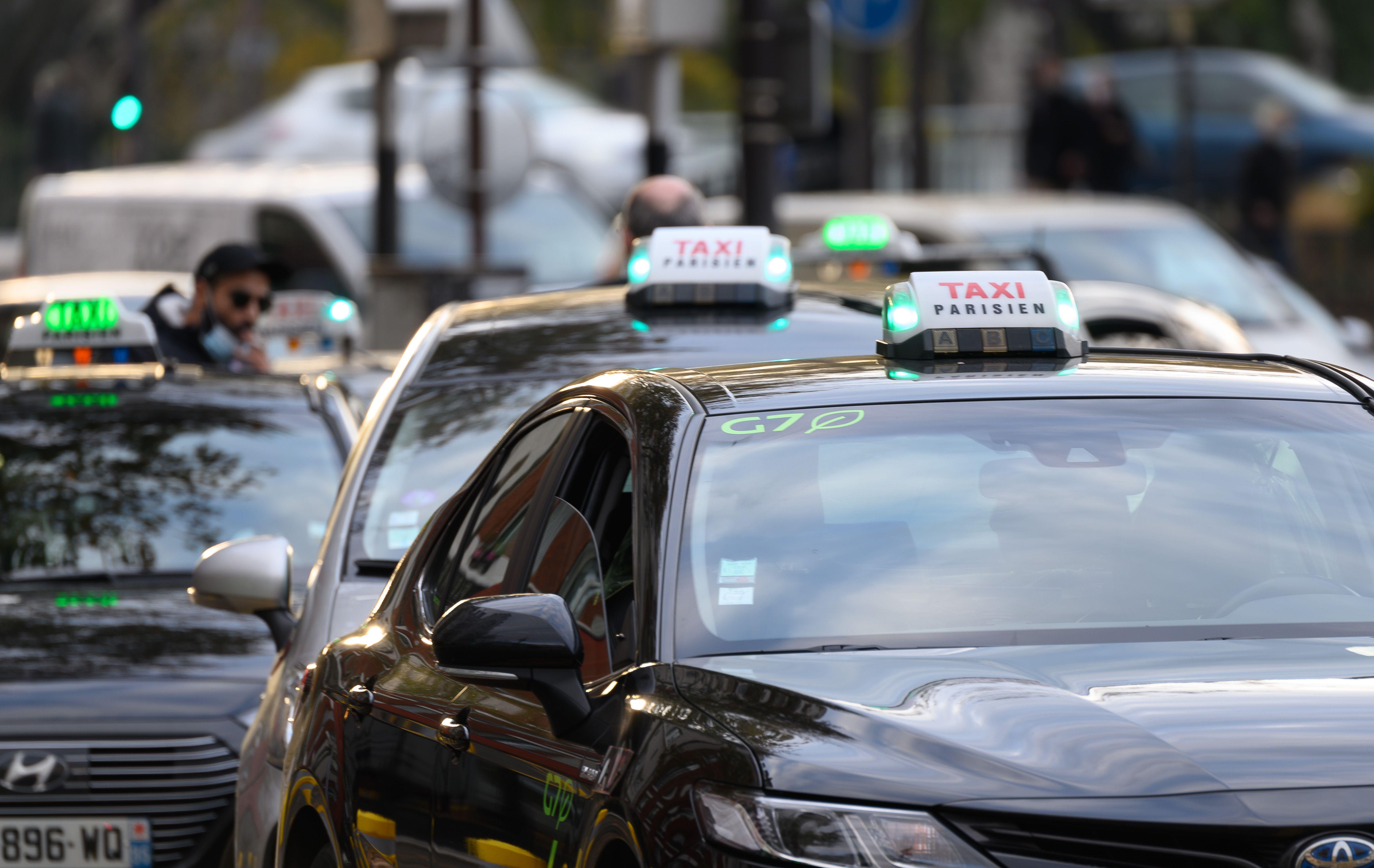 Paris : une touriste britannique violée par un chauffeur de taxi dans le bois de Boulogne