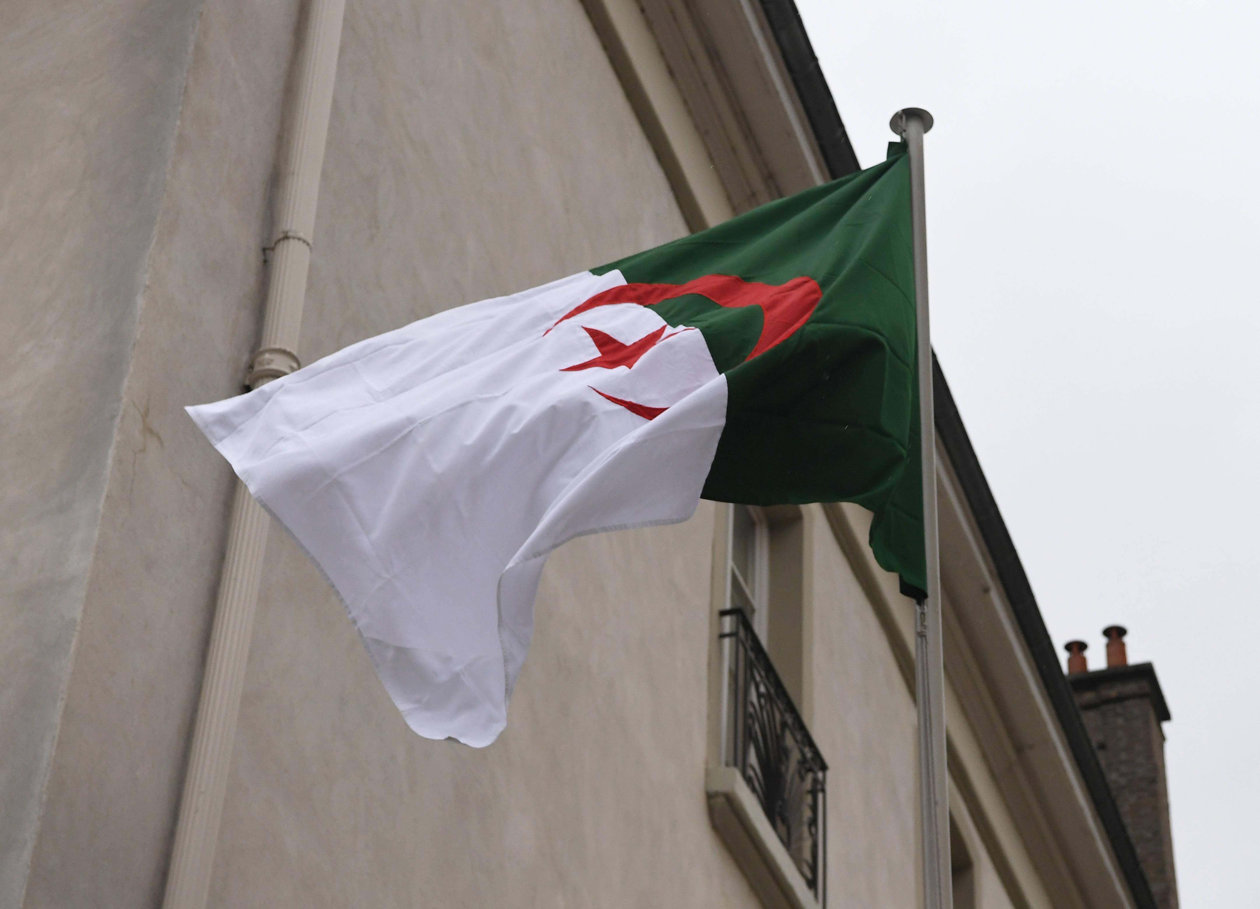 Algérie : la justice donne son feu vert pour l’expulsion de l’influenceur Doualemn