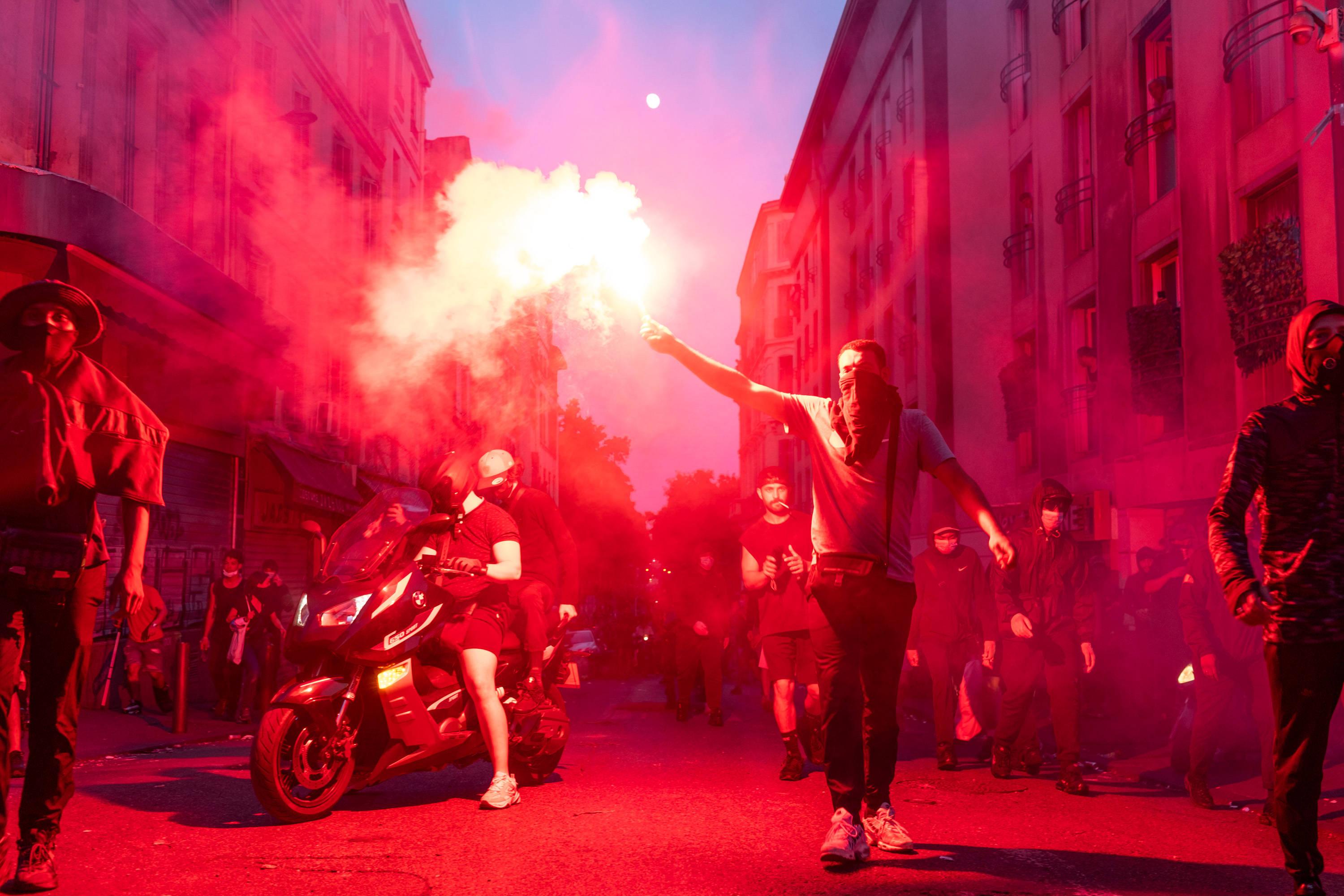 Explosion de la violence, islamisme… 42 % des Français se préparent à une guerre civile