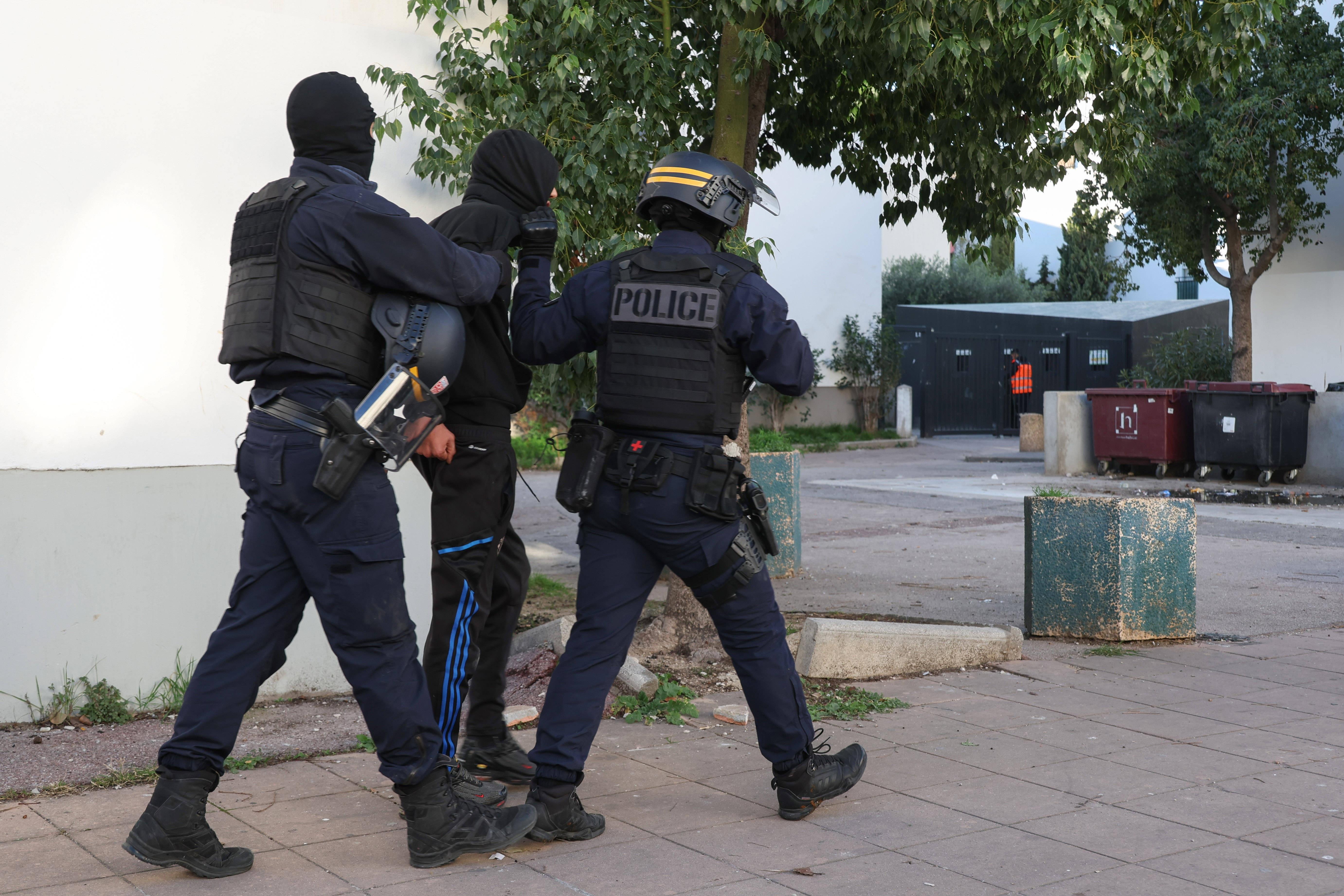 Immigration et délinquance en France : les étrangers surreprésentés dans les crimes et délits en 2024