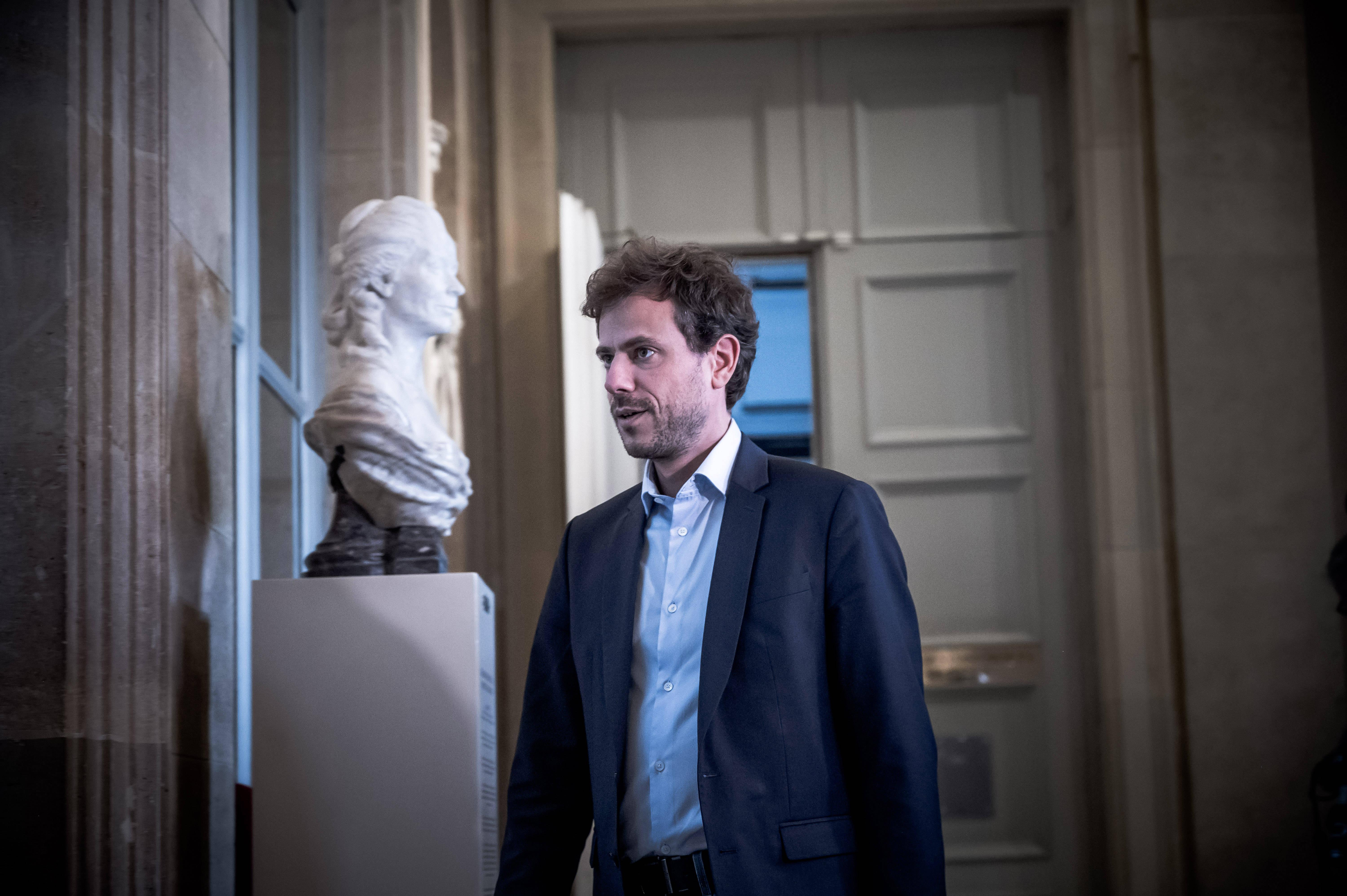 Affiche antisémite contre Hanouna : un député LFI rejette la faute sur… Elon Musk