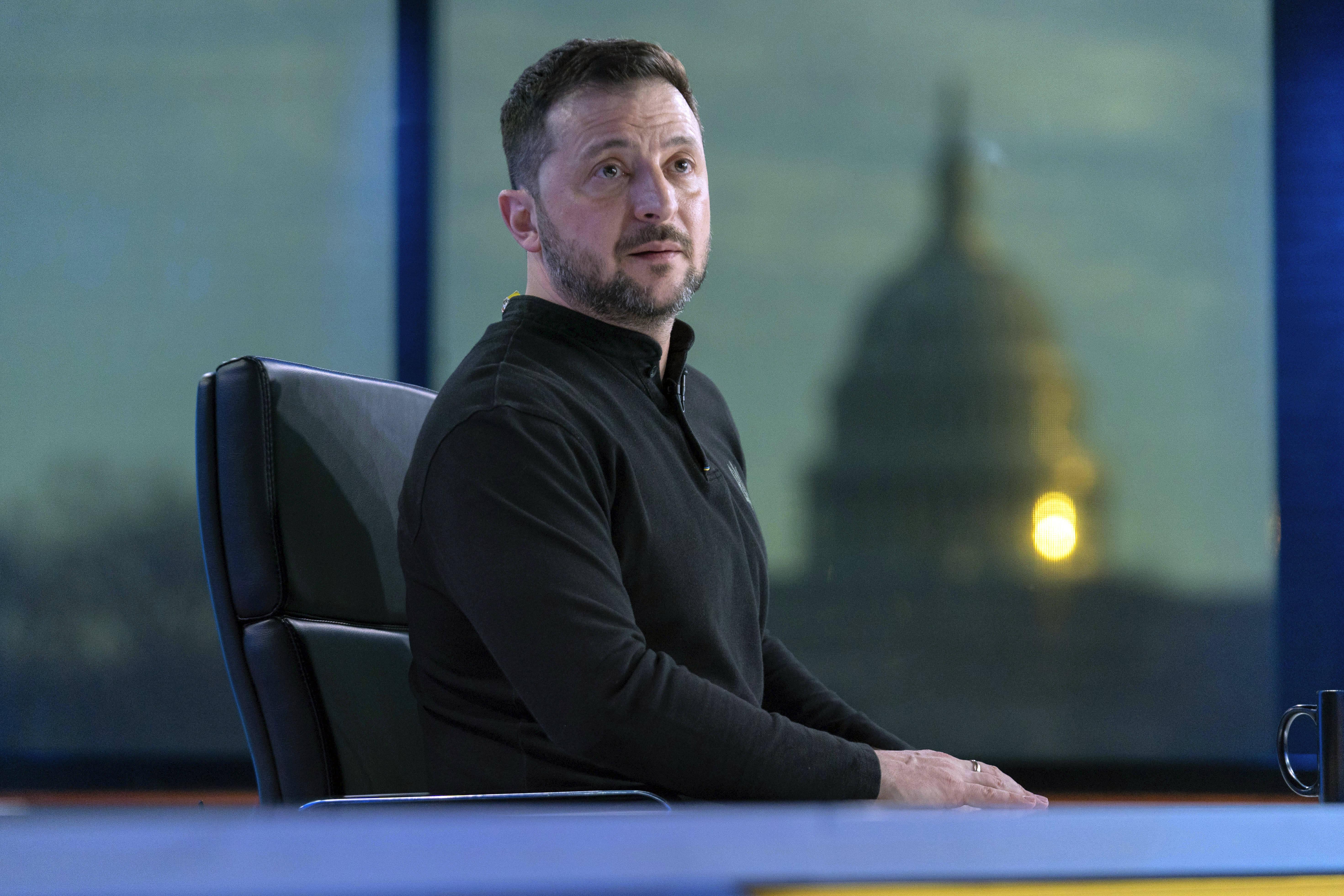 Après le clash Trump-Zelensky, l’Ukraine cherche à préserver l’aide américaine