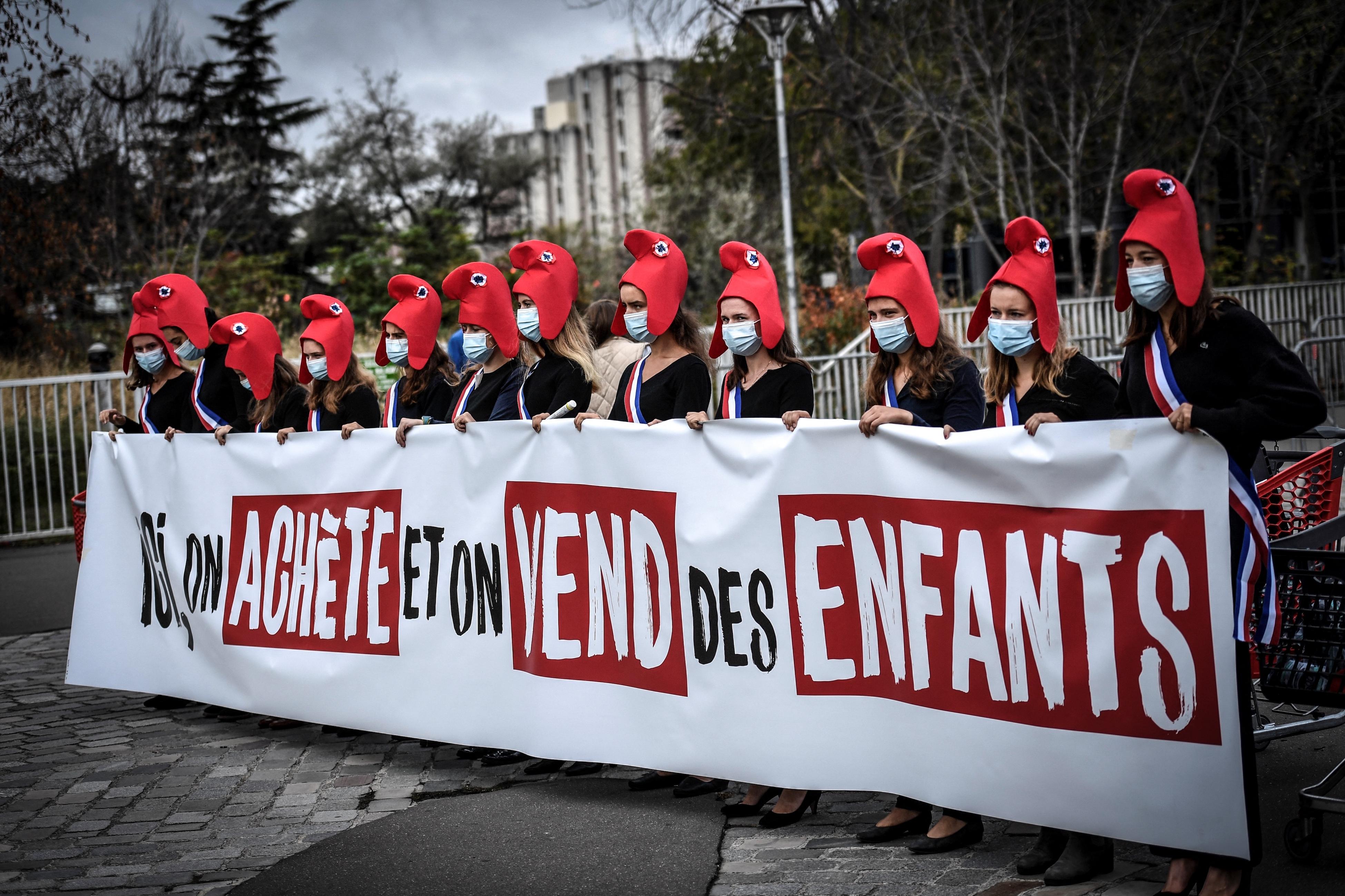 GPA : les militants font plier le salon «Wish for a baby»