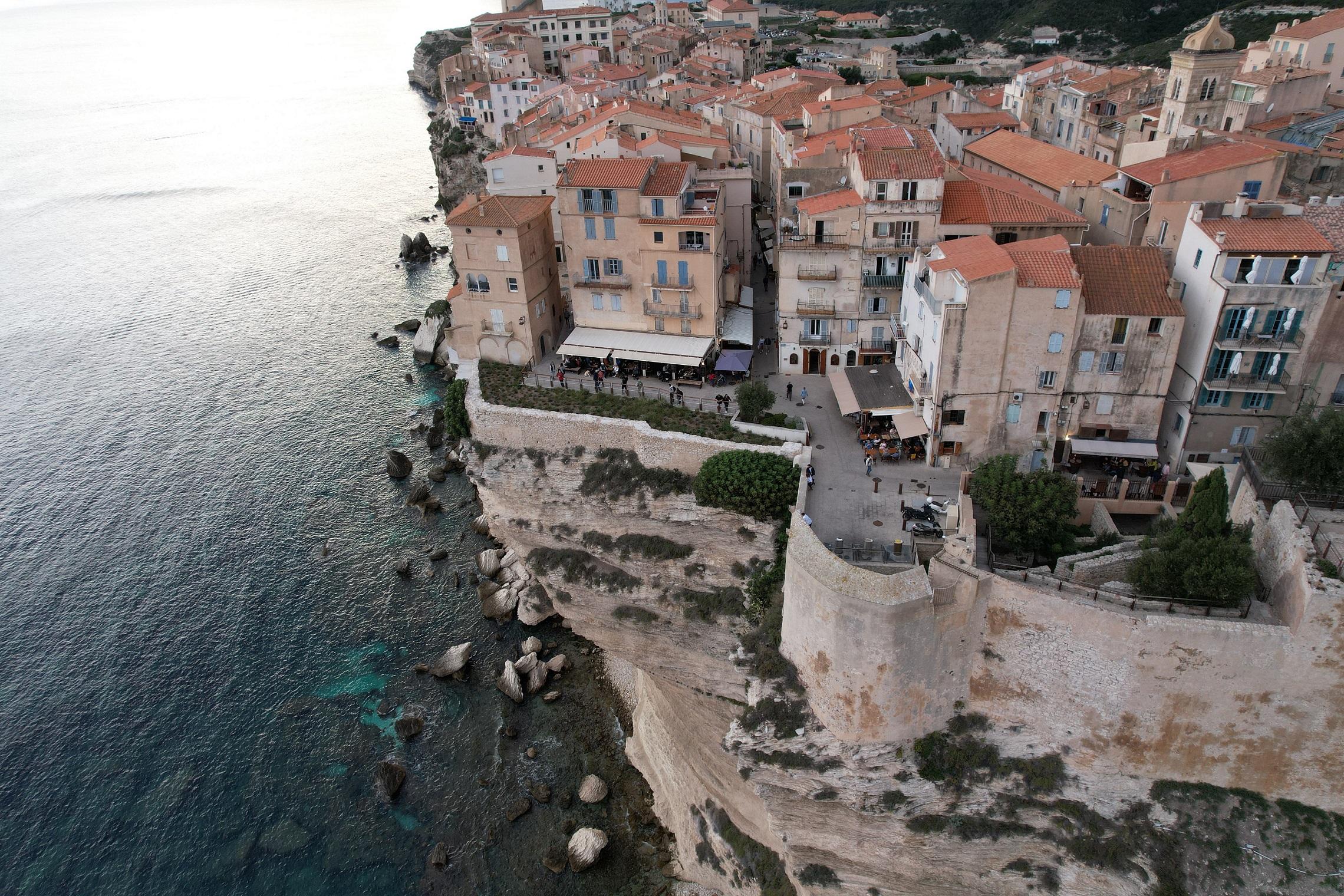 «Principe de précaution» : deux maisons corses évacuées pour un risque d’éboulement… dans 100 ans