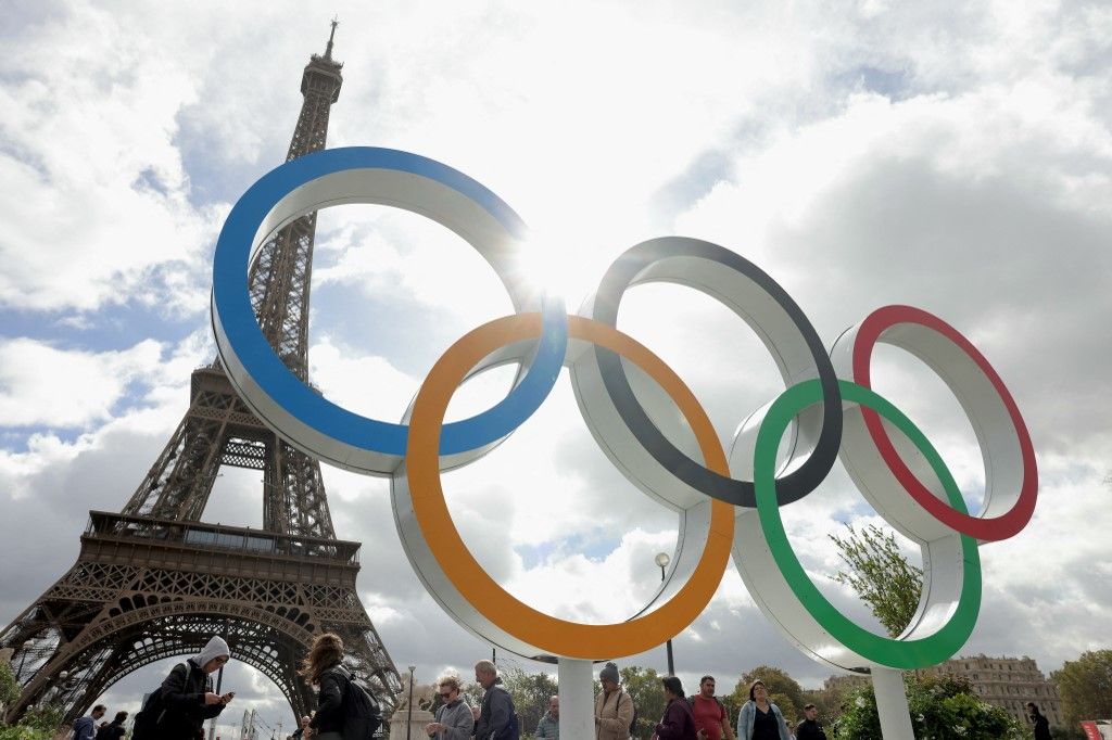 JO de Paris 2024 : des objets emblématiques, dont des costumes de la cérémonie d’ouverture, vendus aux enchères