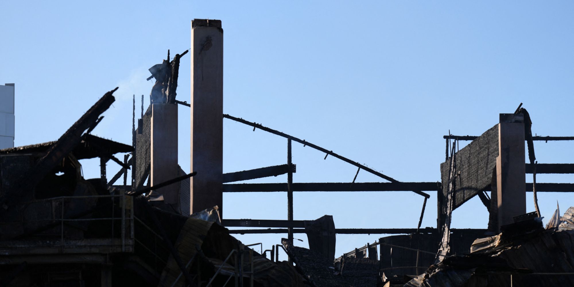 L’incendie du centre de tri à Paris éteint, pas d’émanations toxiques assurent les autorités