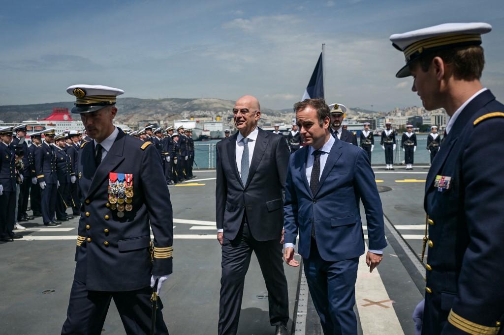 Armement : Paris et Athènes consolident leur partenariat militaire