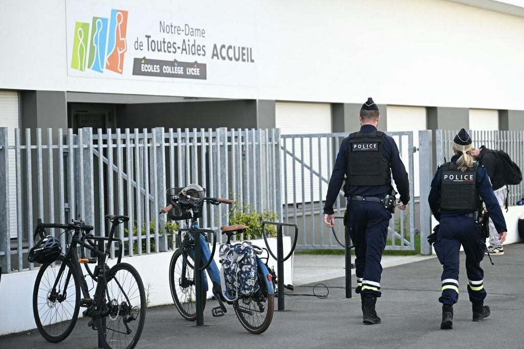 Quand les mots manquent, les couteaux parlent