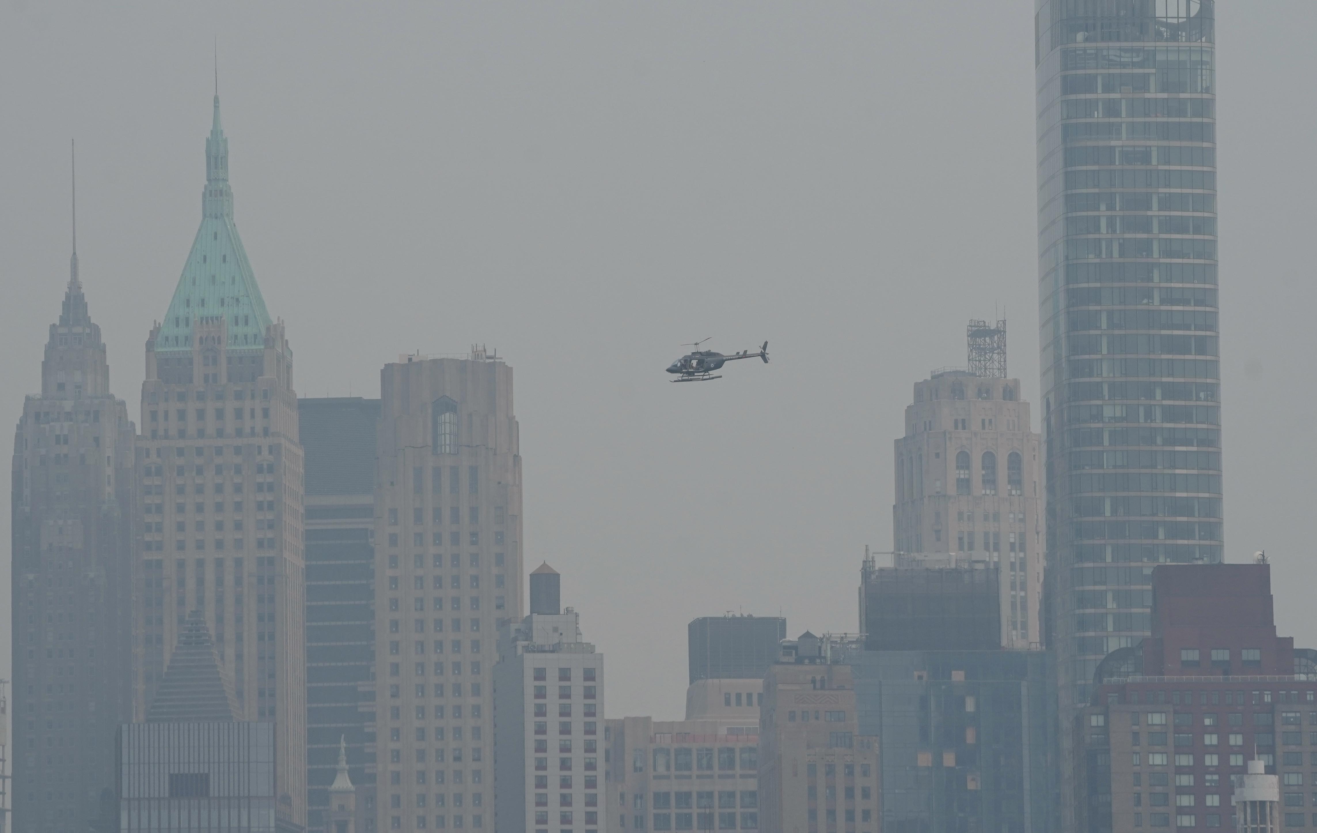 New York : un hélicoptère s’écrase près de Manhattan, plusieurs morts
