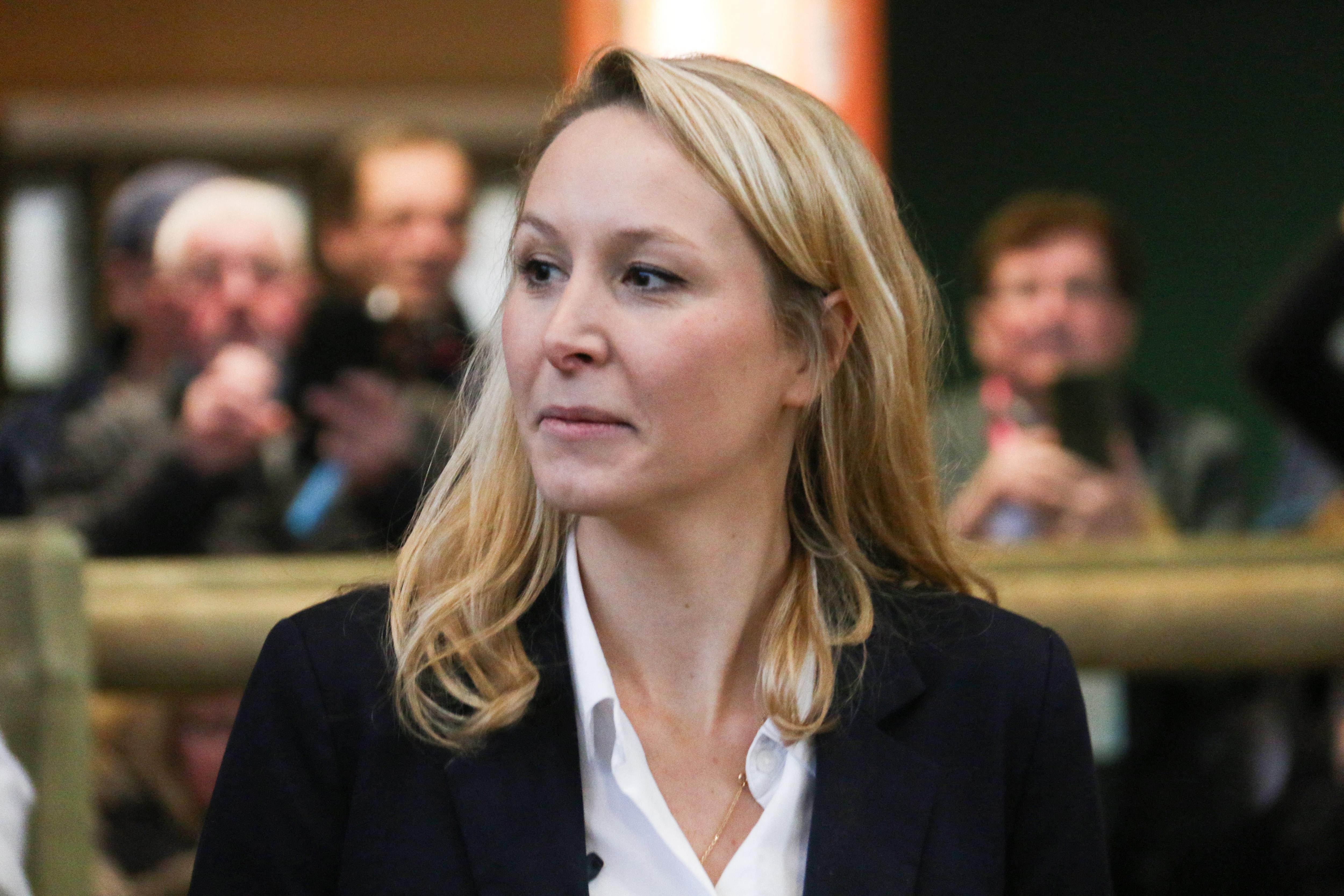 Doubs : des collégiens contraints de visiter une mosquée turque, Marion Maréchal saisit la justice