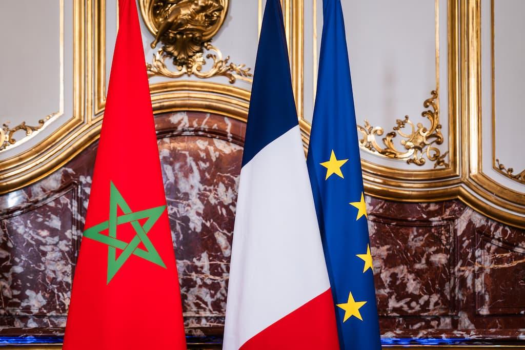 Menaces de mort, morsure au visage : un migrant algérien sème le chaos au consulat du Maroc à Marseille