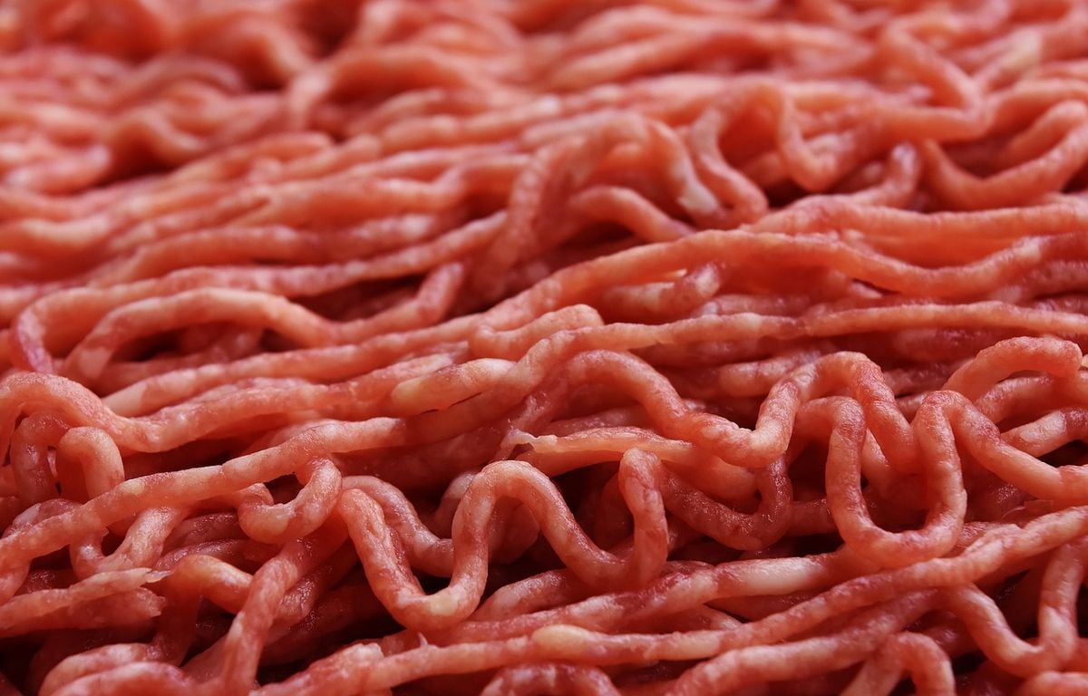 Ils nettoyaient de la viande avariée à l’eau de javel et changeaient les dates de péremption