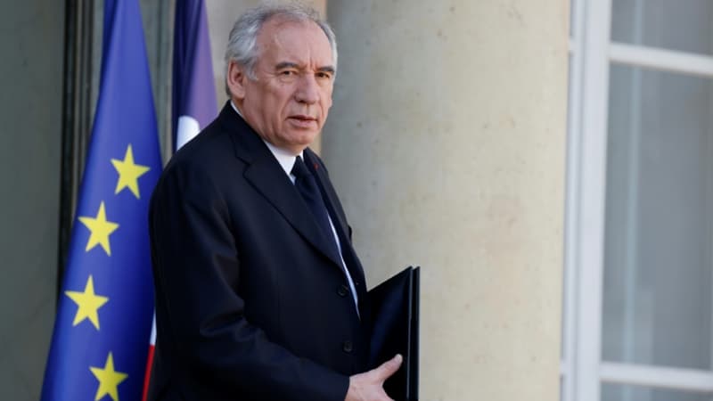“Ne pas stigmatiser nos 9 millions de compatriotes musulmans”: le revirement de Bayrou sur le port du voile dans le sport