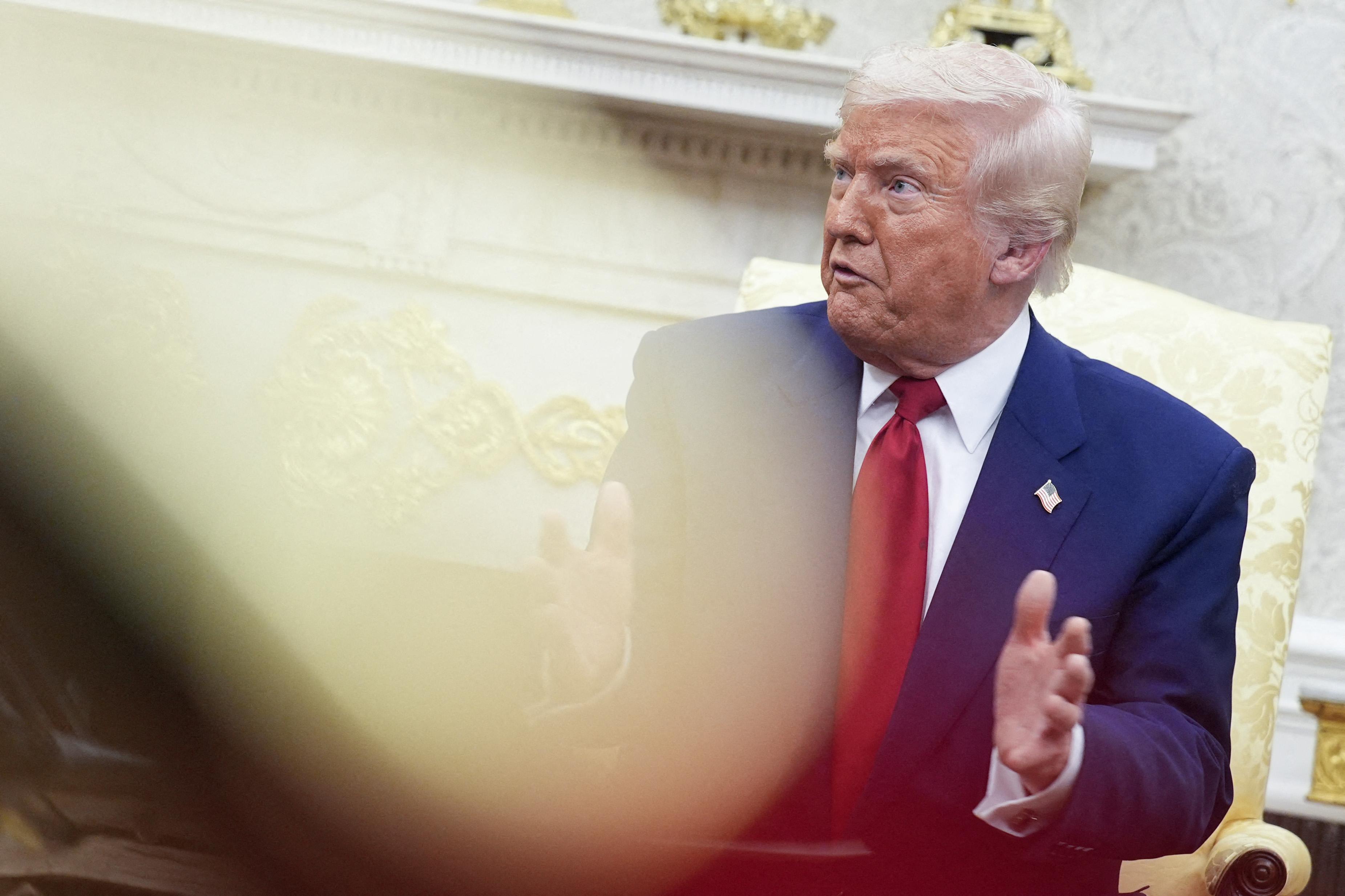 Nouvelles taxes douanières, fin de vie, PSG-Aston Villa… Les 4 infos dont vous allez entendre parler demain