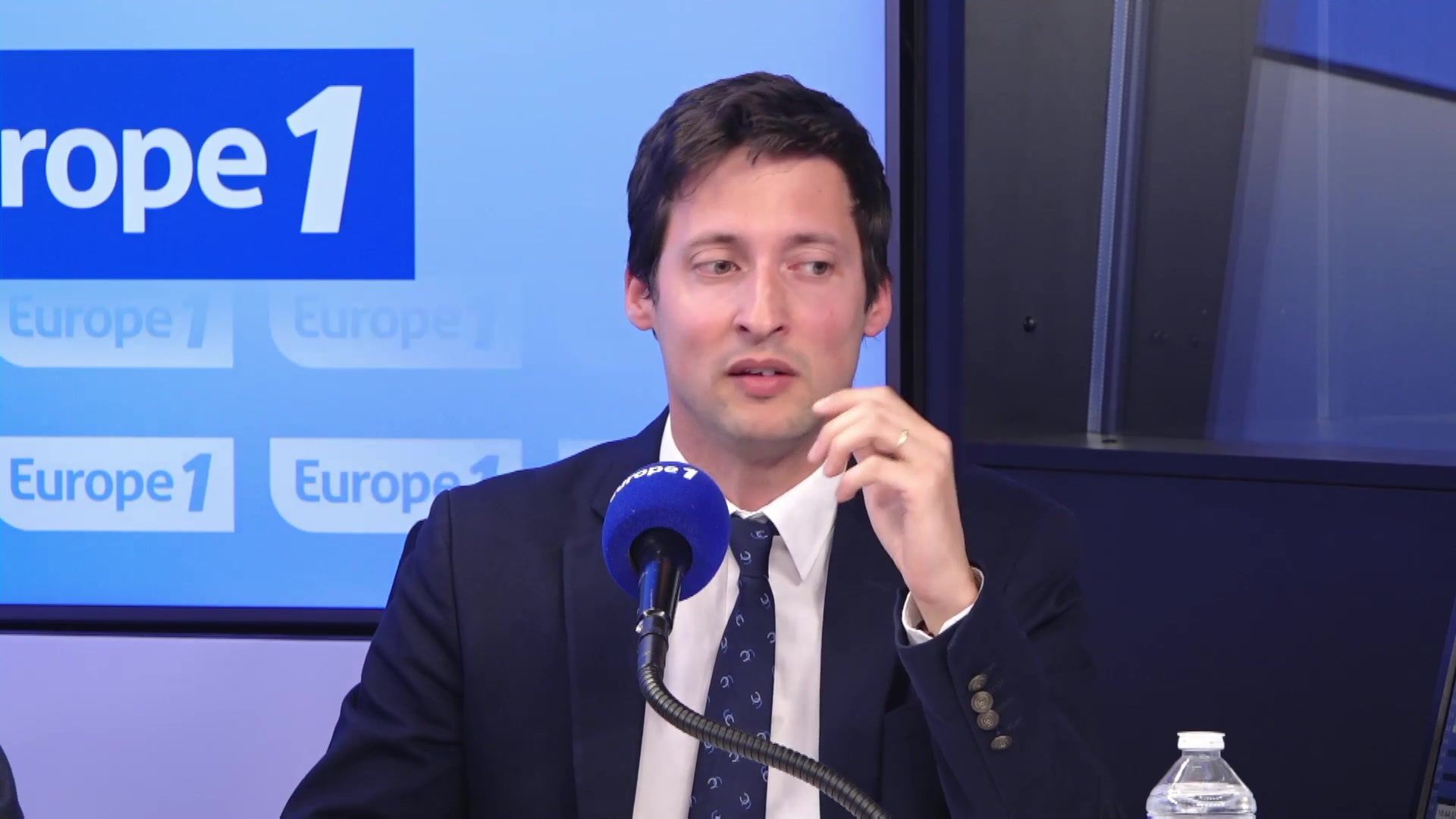 «Il trouvait que c’était un pays ingrat» : le journaliste Constantin de Vergennes évoque la relation entre le pape François et la France