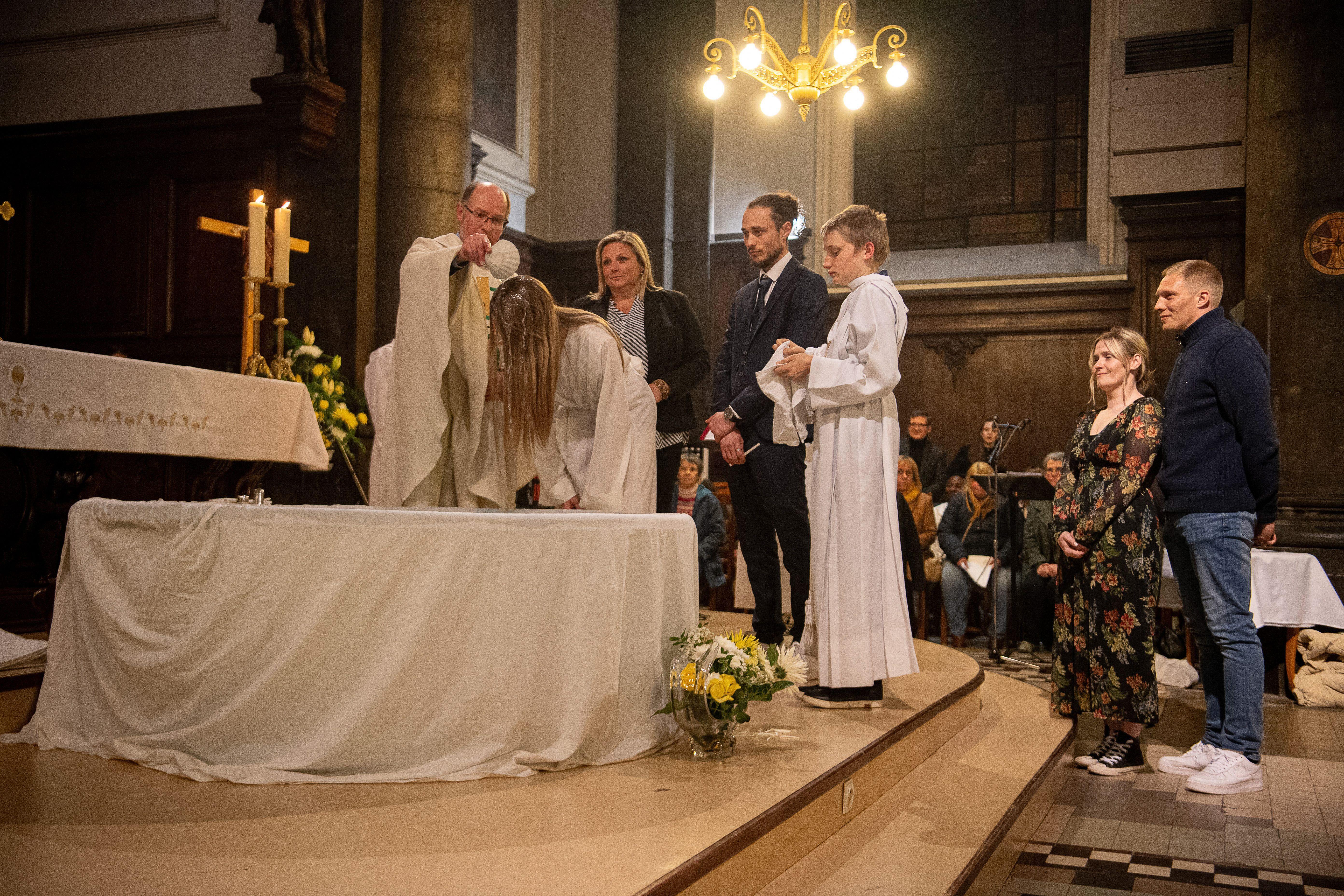 Pâques, baptêmes et renaissance spirituelle : la revanche du sacré
