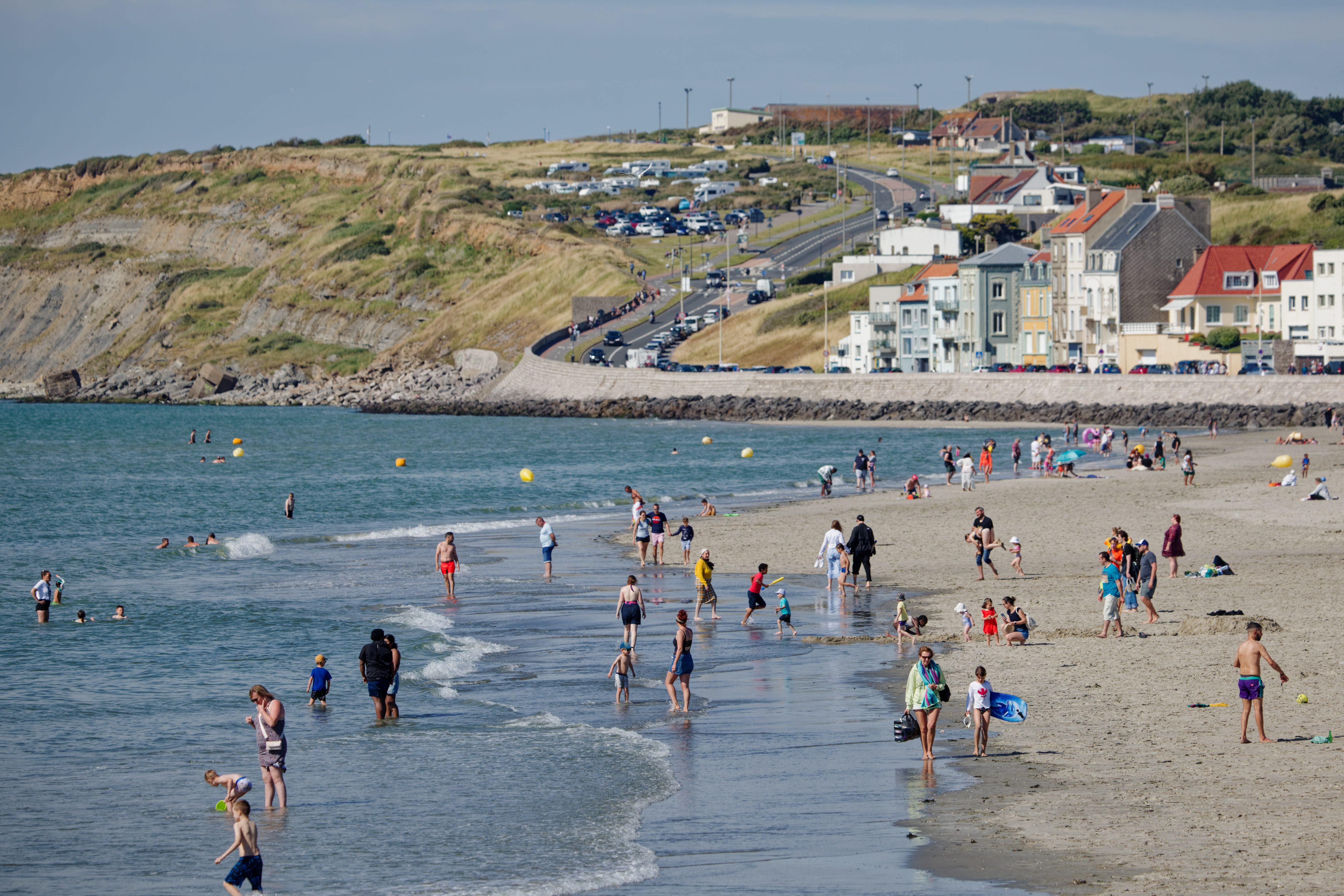 Guerre des plages : quand la qualité de l’eau divise experts et élus