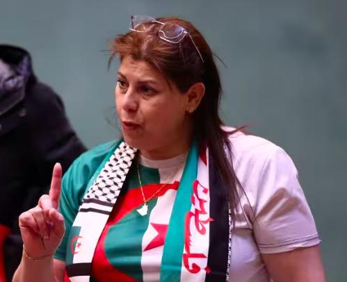 «Vous êtes sionistes, je vous emmerde» : une influenceuse franco-algérienne agresse une policière en plein tribunal