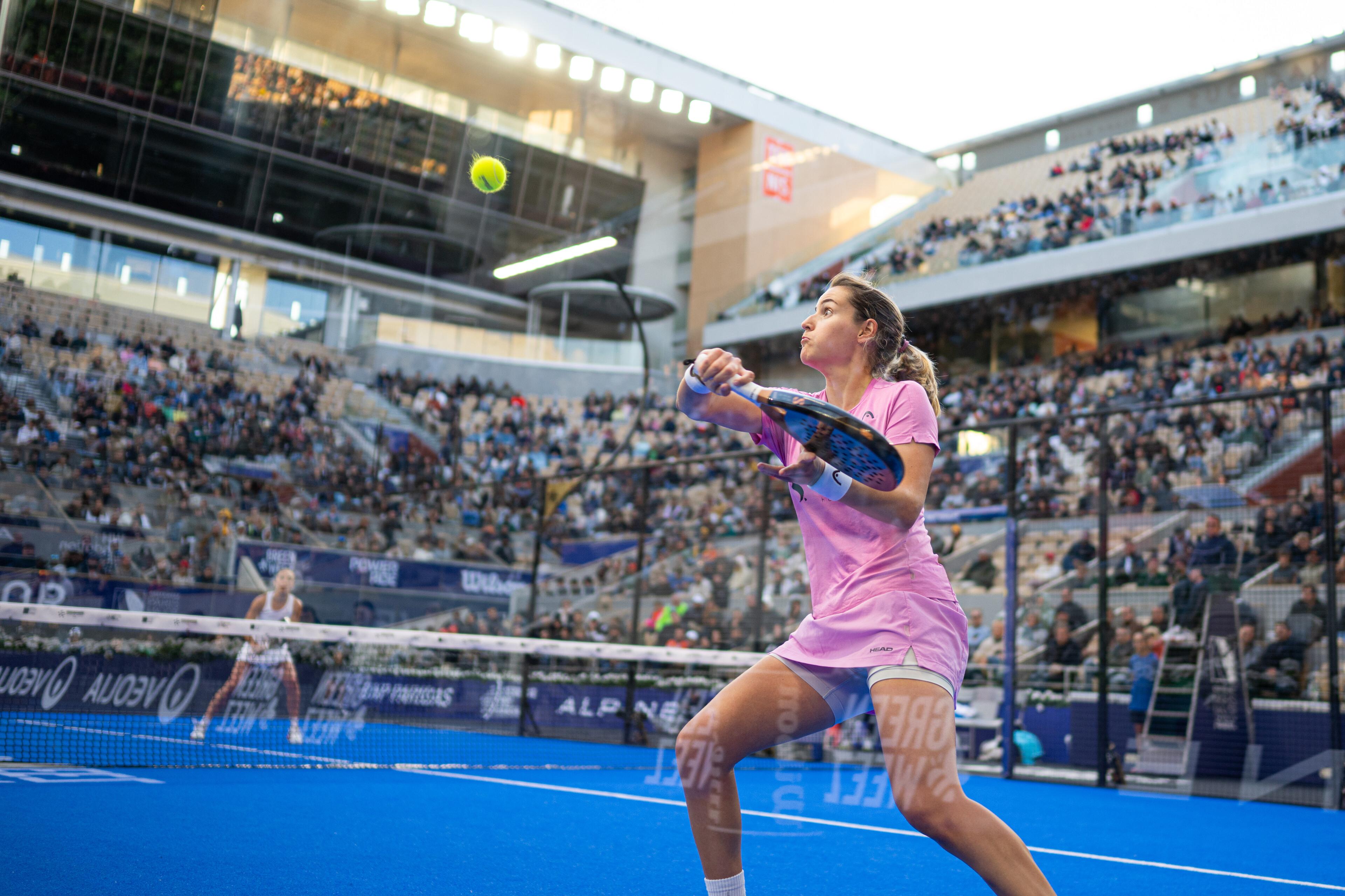 Le padel, ce petit cousin du tennis qui fait un boom mondial