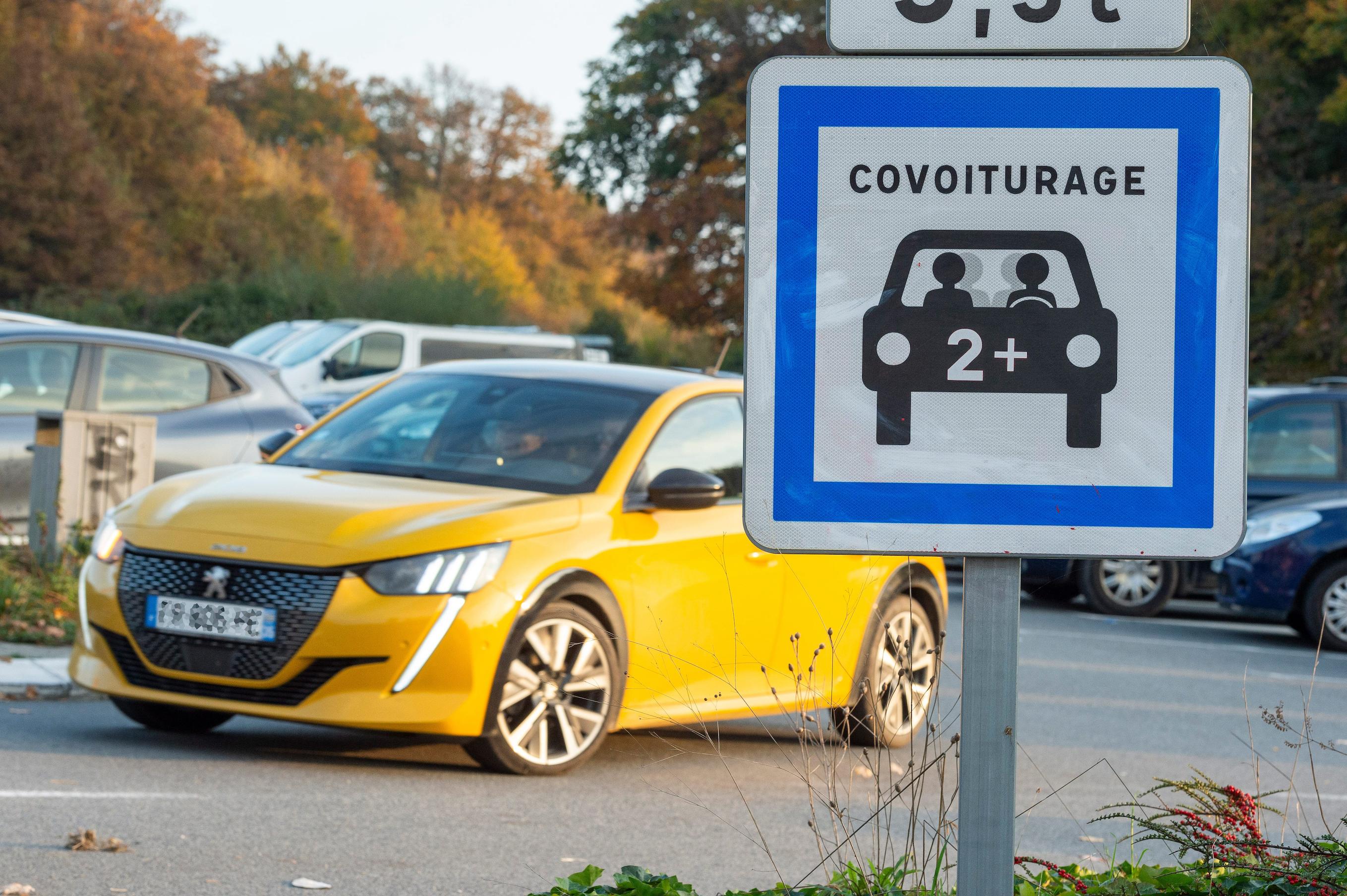 Moins de CO2, plus d’économies : le boom du covoiturage de courte distance