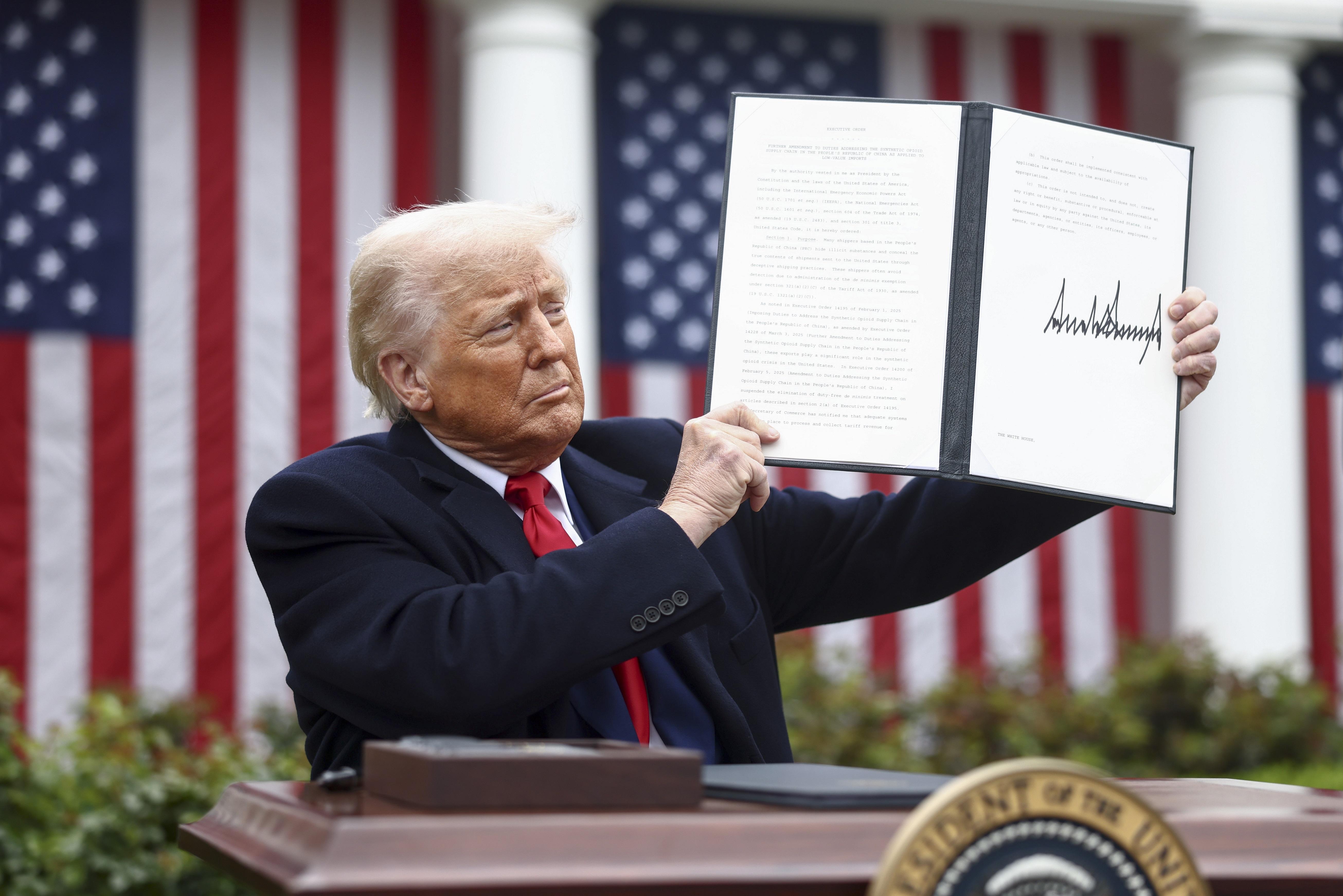 Trump 2 : immigration, diplomatie, langue… ce que dit son bilan des 100 premiers jours