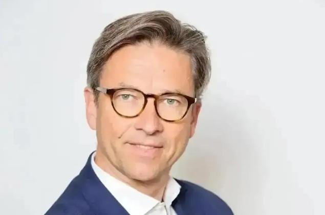 Pourquoi il faut rétablir le cumul des mandats et supprimer la HATVP pour sauver la politique